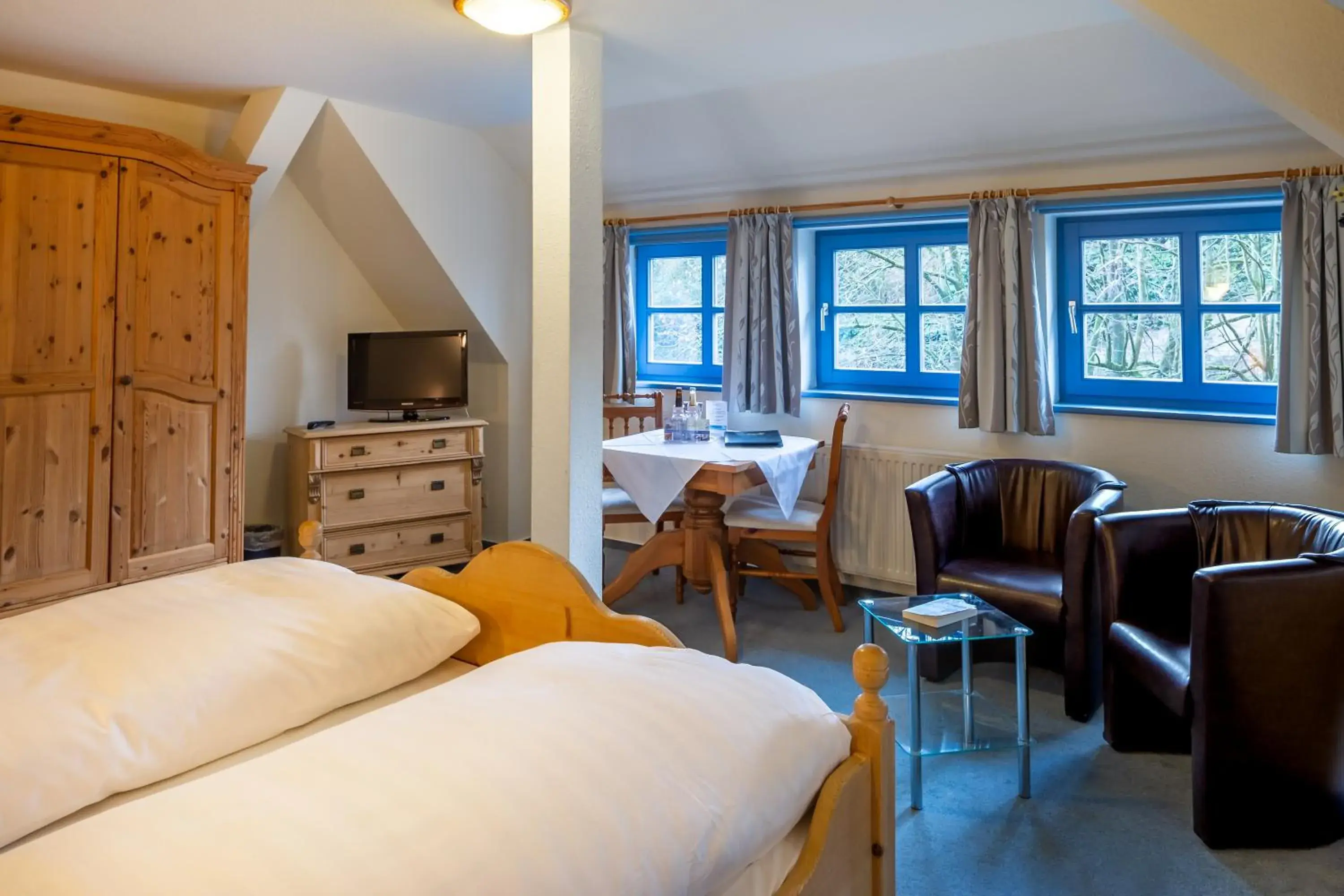 Comfort Double Room in Hotel & Restaurant Schaumburger Ritter, Rinteln Comfort Double Room in Hotel & Restaurant Schaumburger Ritter, Rinteln