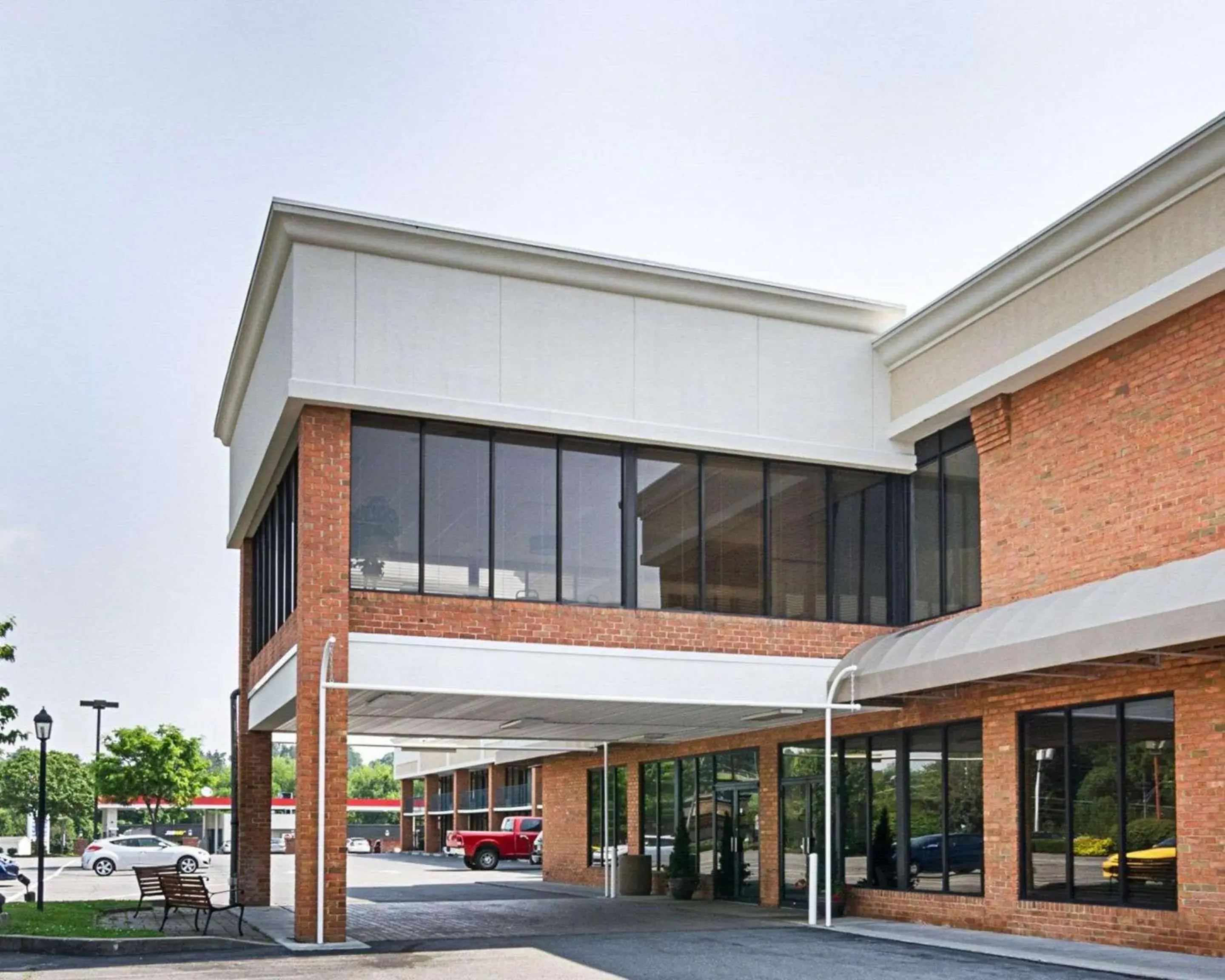 Property building in Quality Inn Property building in Quality Inn