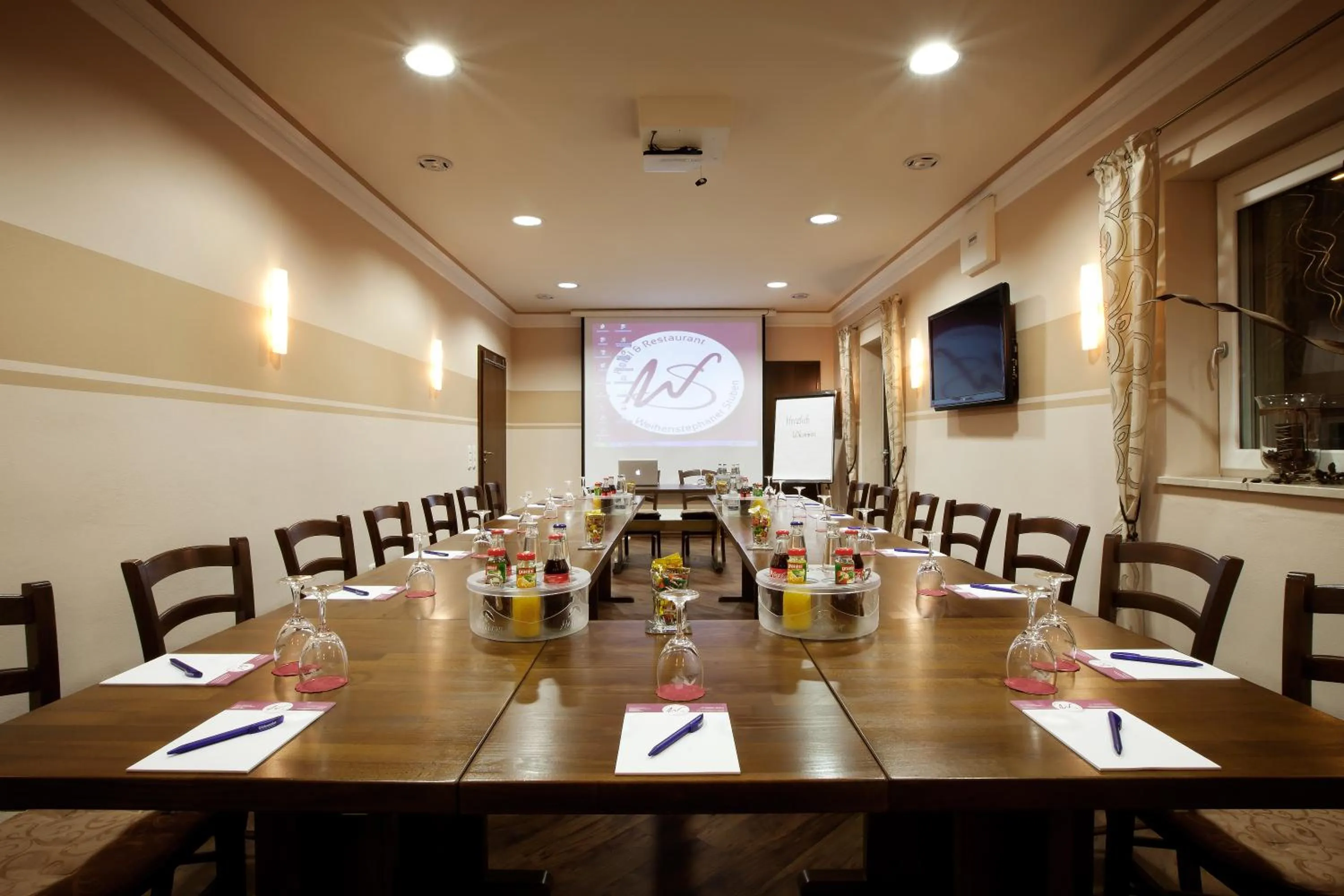 Business facilities in Hotel Restaurant Weihenstephaner Stuben