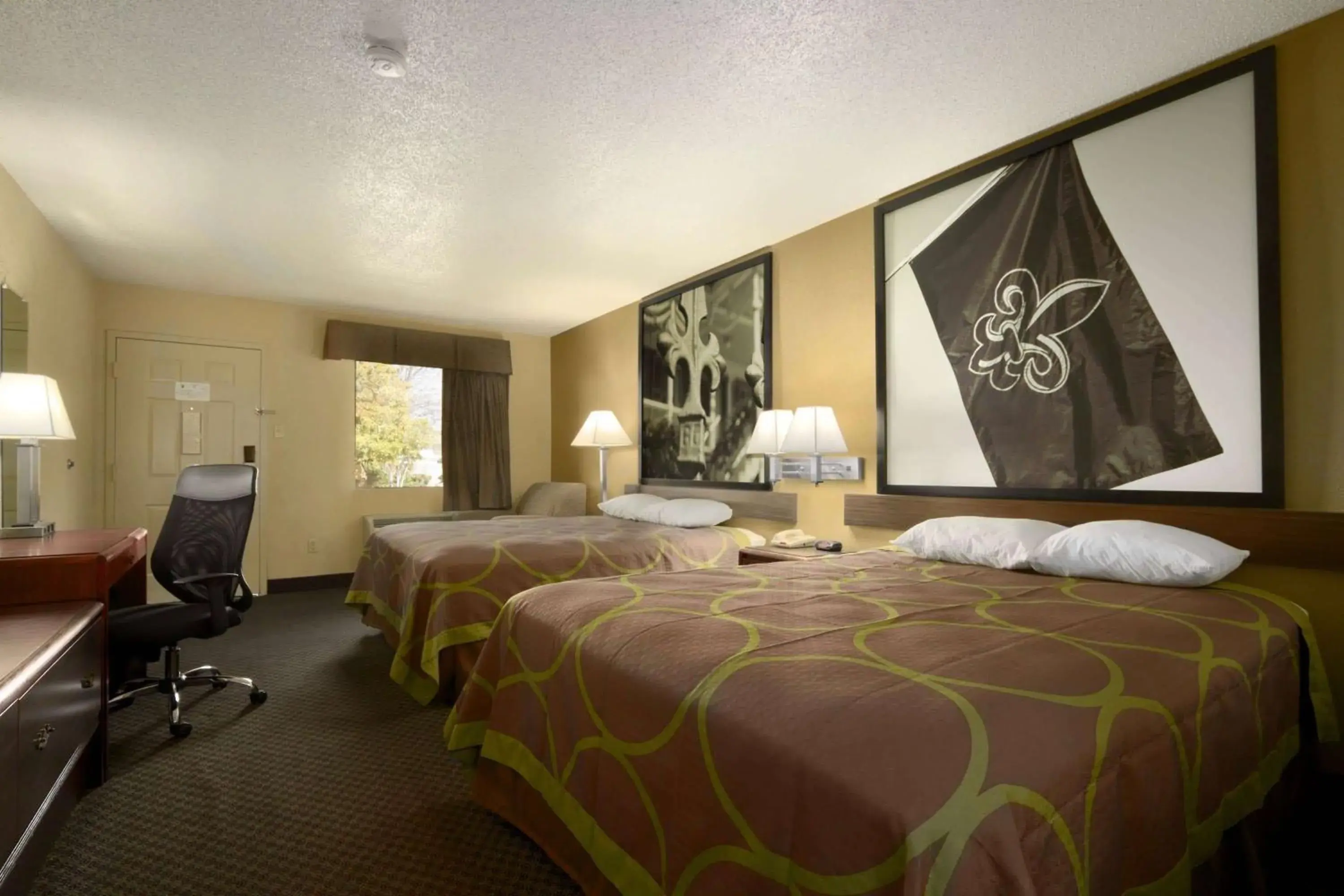 Photo of the whole room, Bed in Super 8 by Wyndham Calhoun Photo of the whole room, Bed in Super 8 by Wyndham Calhoun