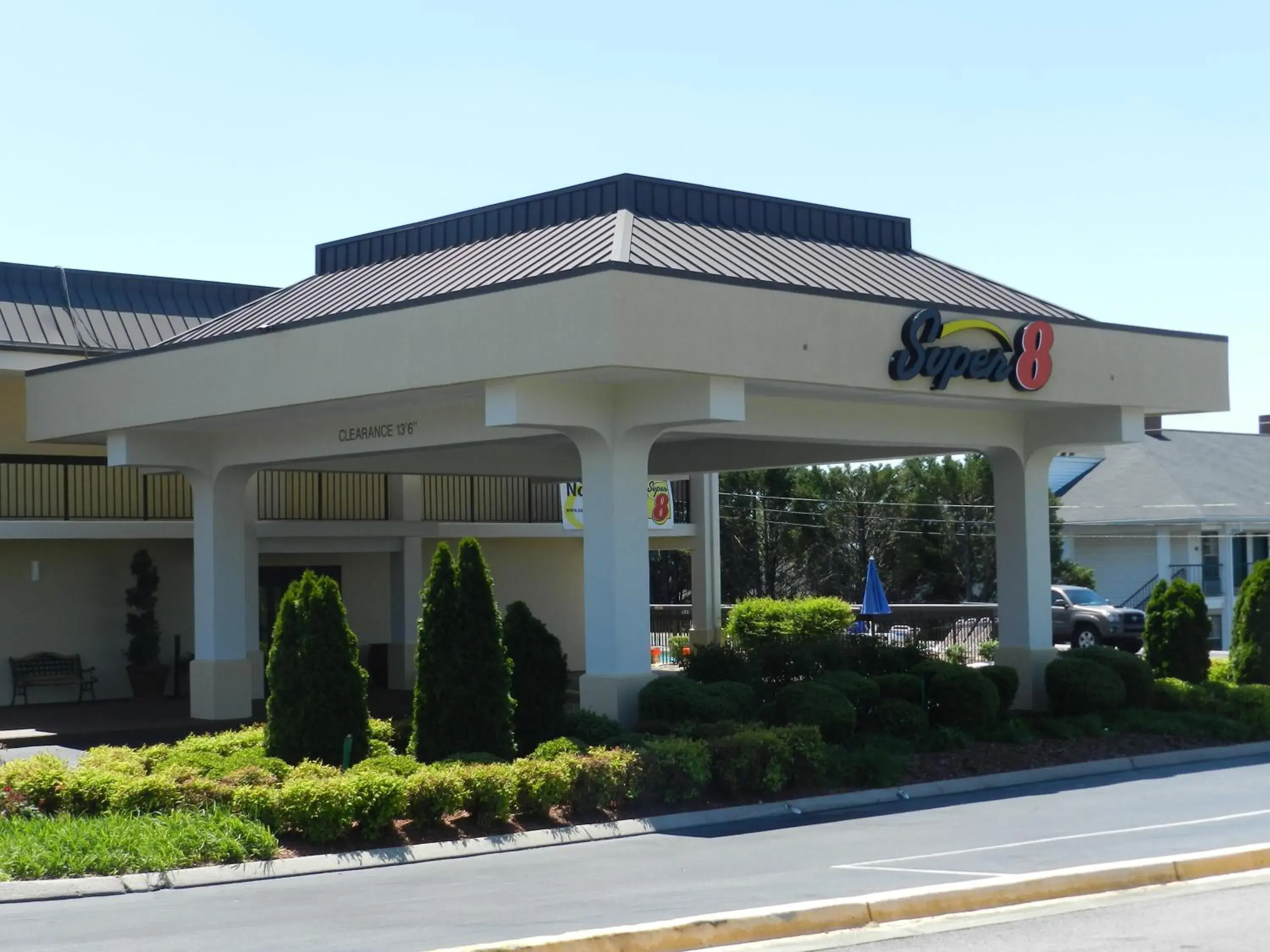 Property building in Super 8 by Wyndham Calhoun Property building in Super 8 by Wyndham Calhoun