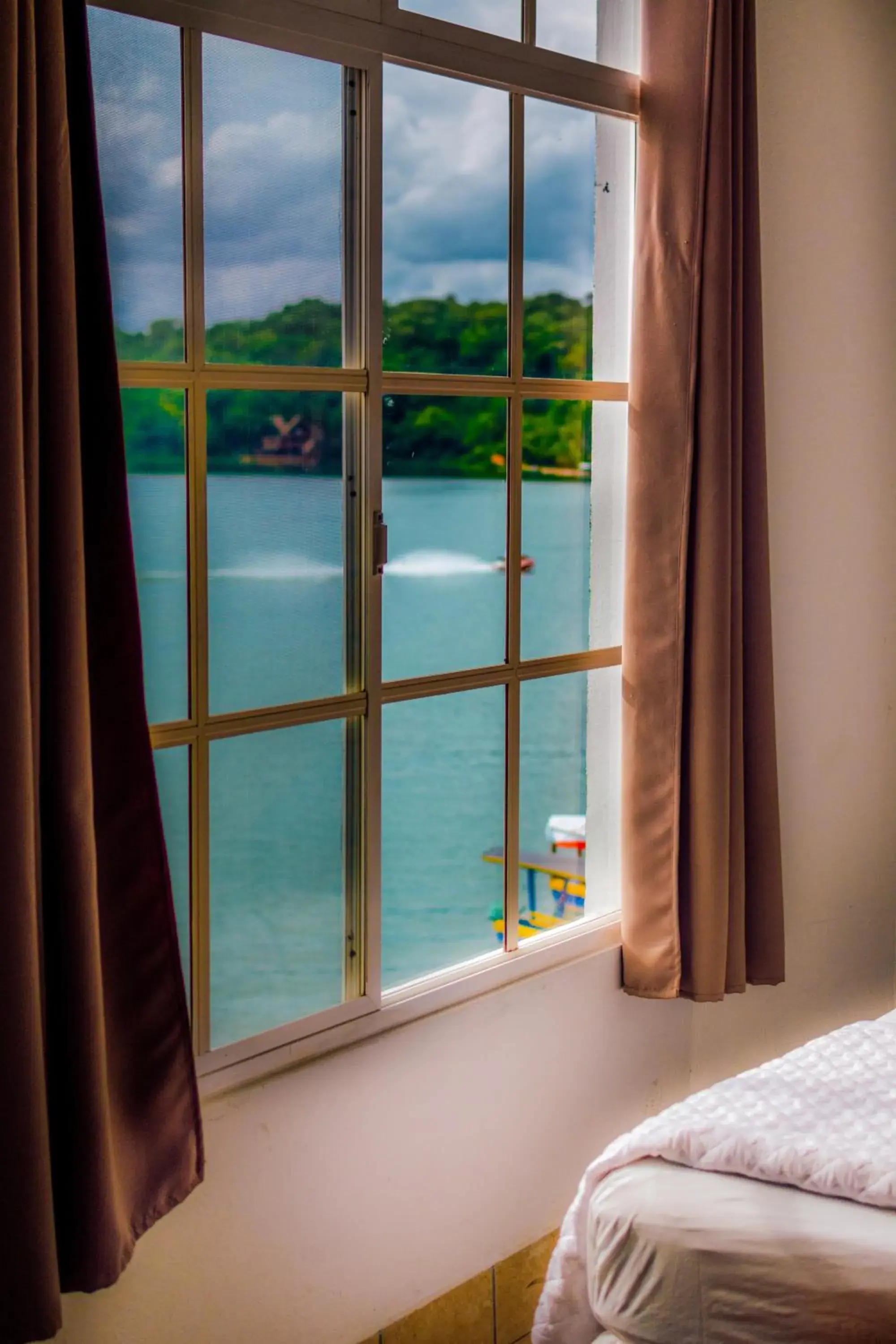 Double Room with Lake View in Hotel Casa Amelia Double Room with Lake View in Hotel Casa Amelia