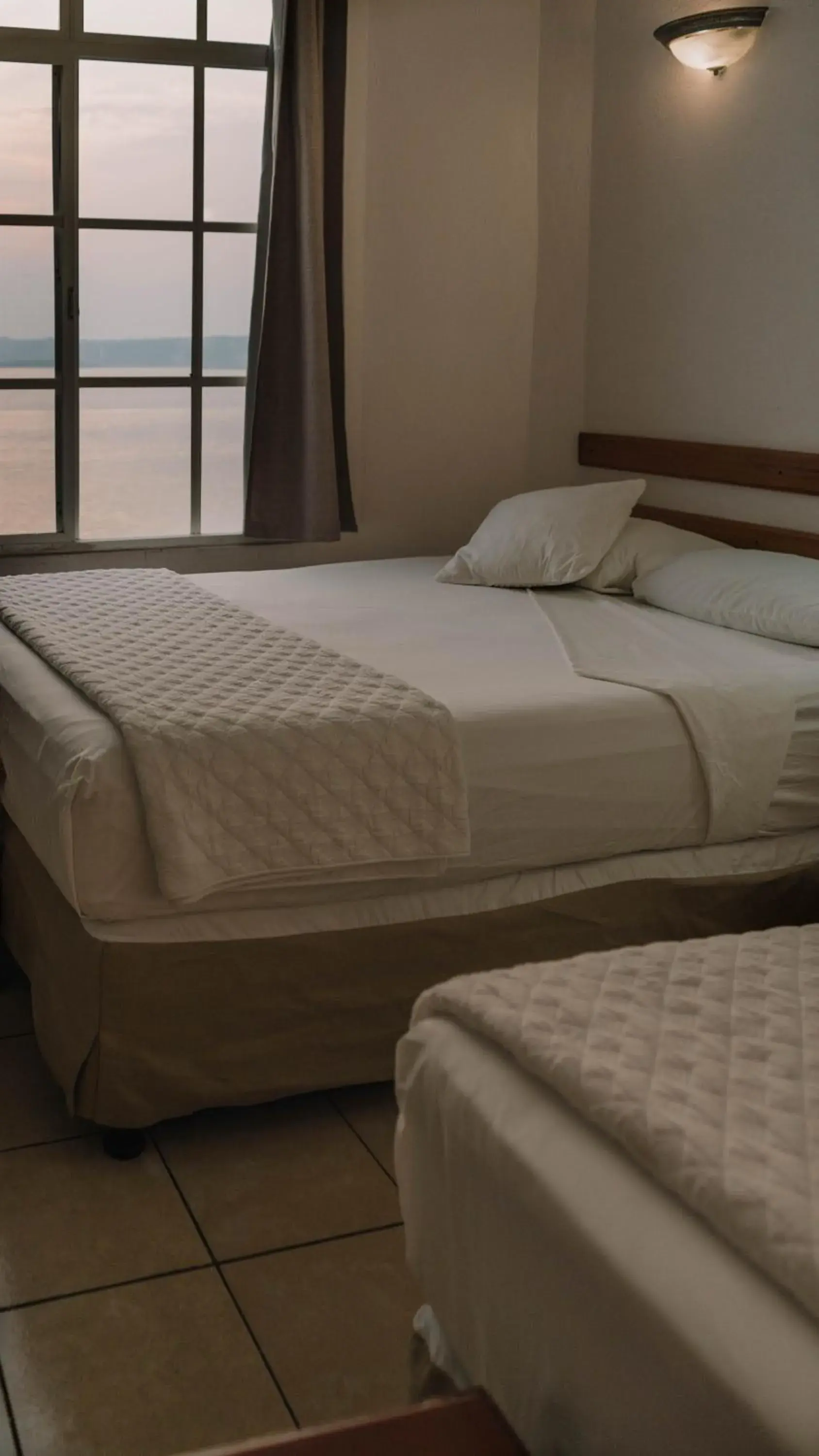 Twin Room with Lake View in Hotel Casa Amelia Twin Room with Lake View in Hotel Casa Amelia