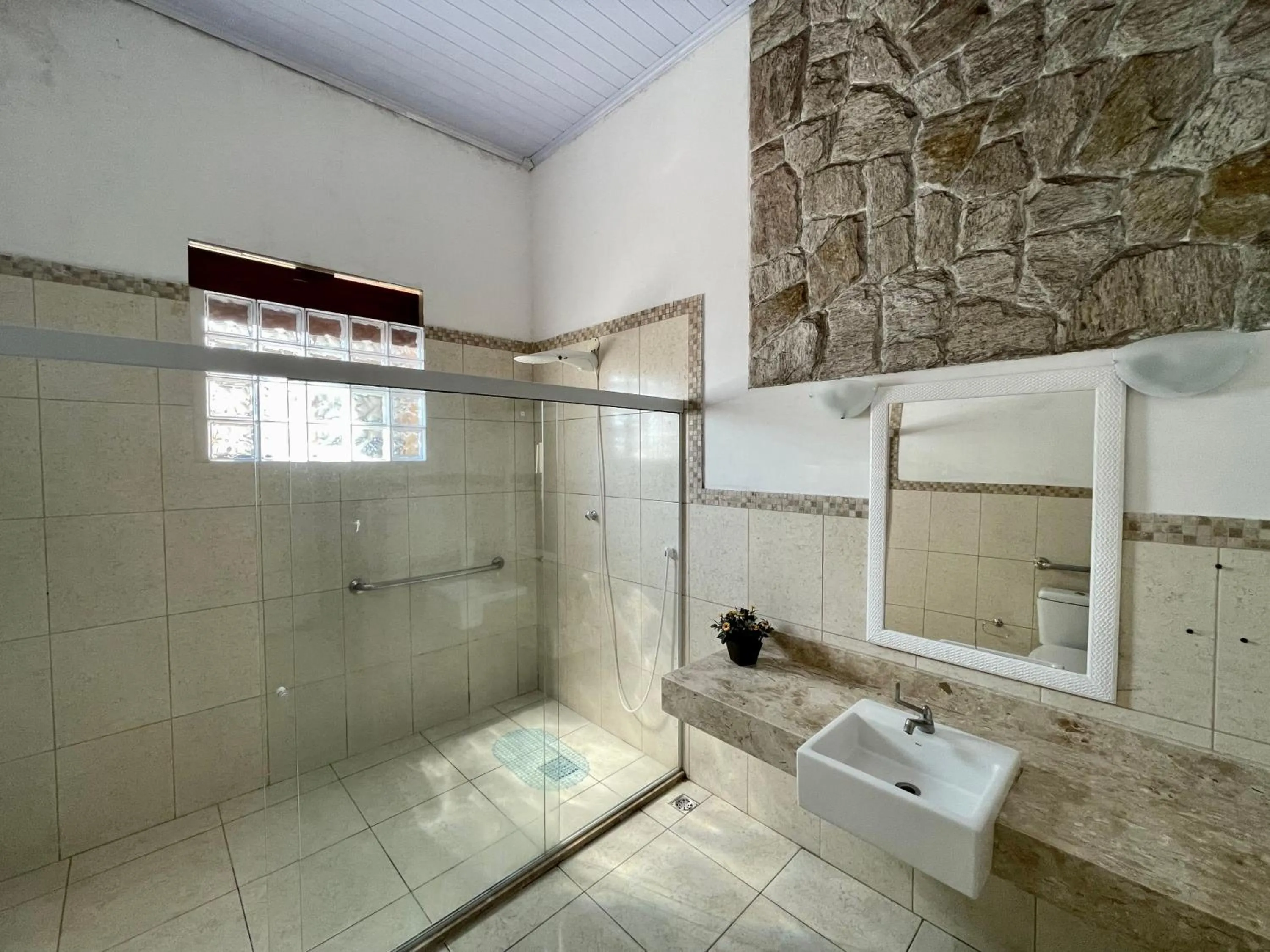 Shower in Pousada Casa Imperatriz - Rua Teresa