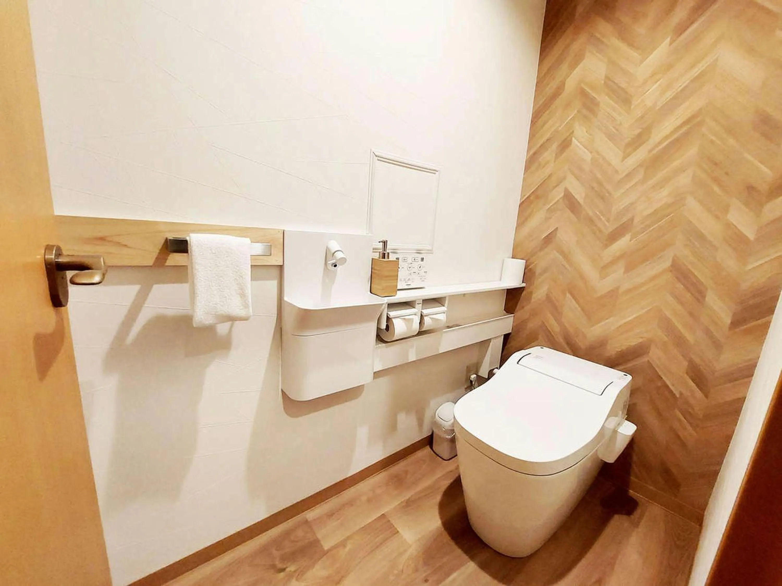 Toilet in Ikoi no Mura Heritage Minoyama