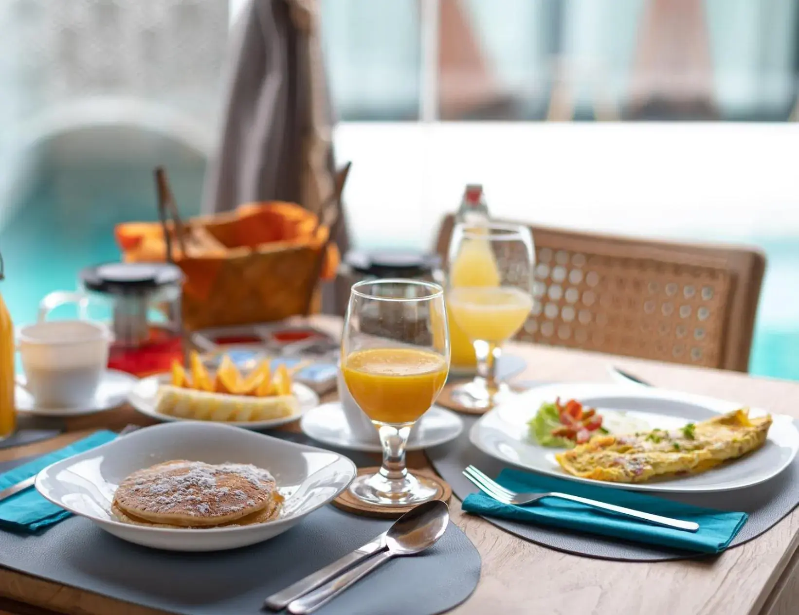 Restaurant/places to eat in La Villa Langkawi - Private Pool Restaurant/places to eat in La Villa Langkawi - Private Pool