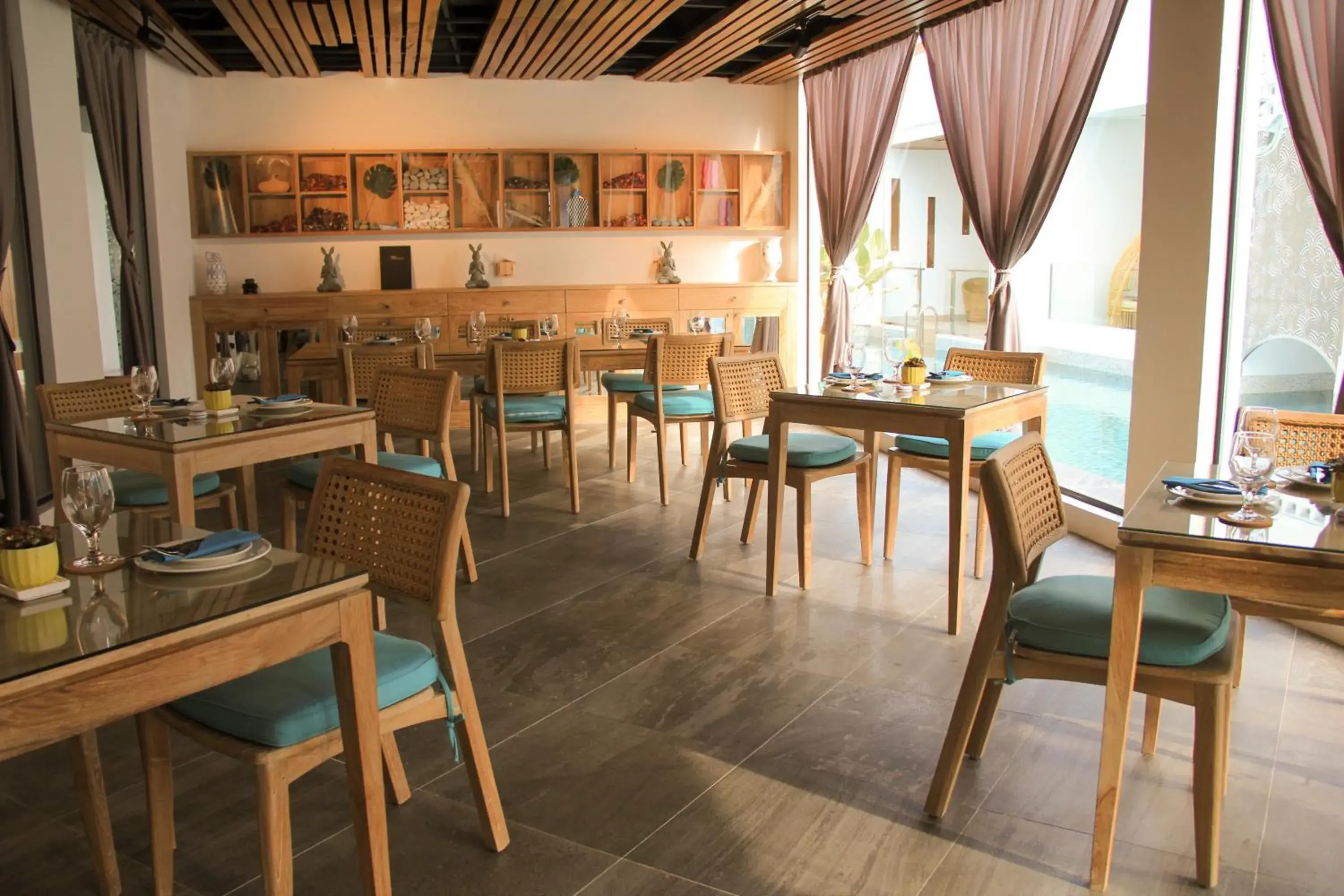 Restaurant/places to eat in La Villa Langkawi - Private Pool Restaurant/places to eat in La Villa Langkawi - Private Pool