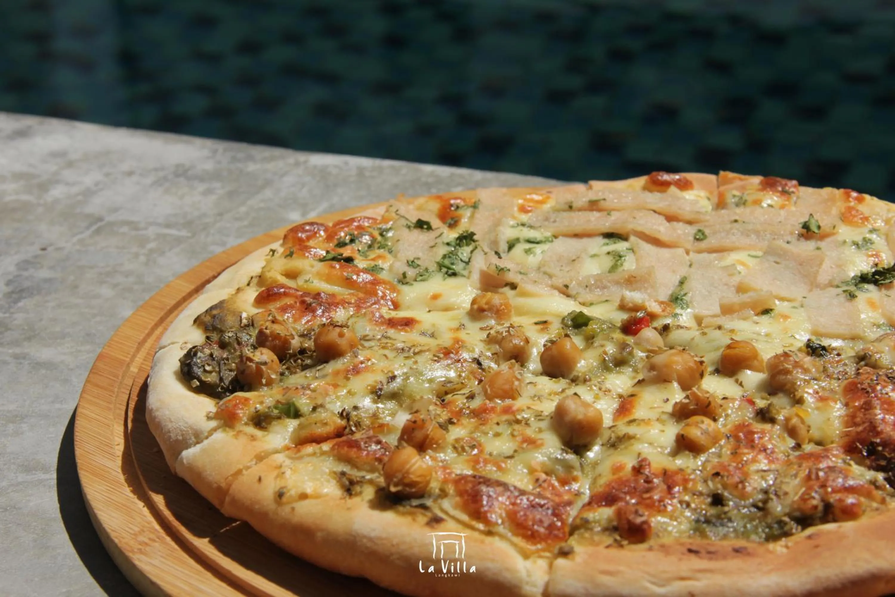 Restaurant/places to eat in La Villa Langkawi - Private Pool