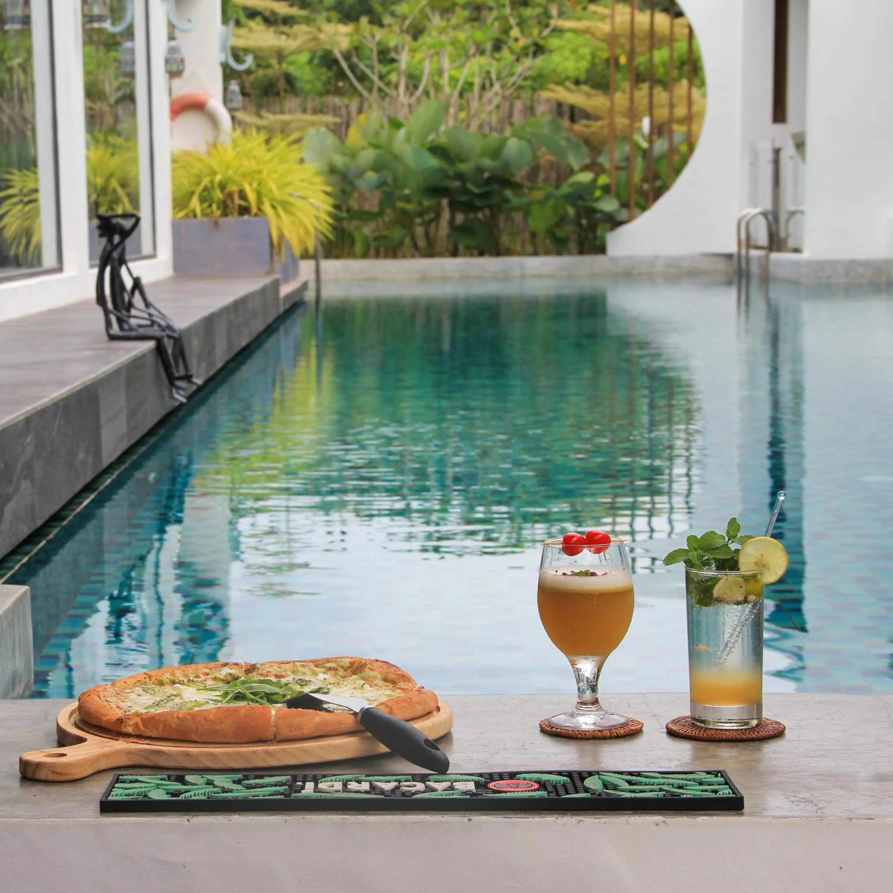 Restaurant/places to eat in La Villa Langkawi - Private Pool