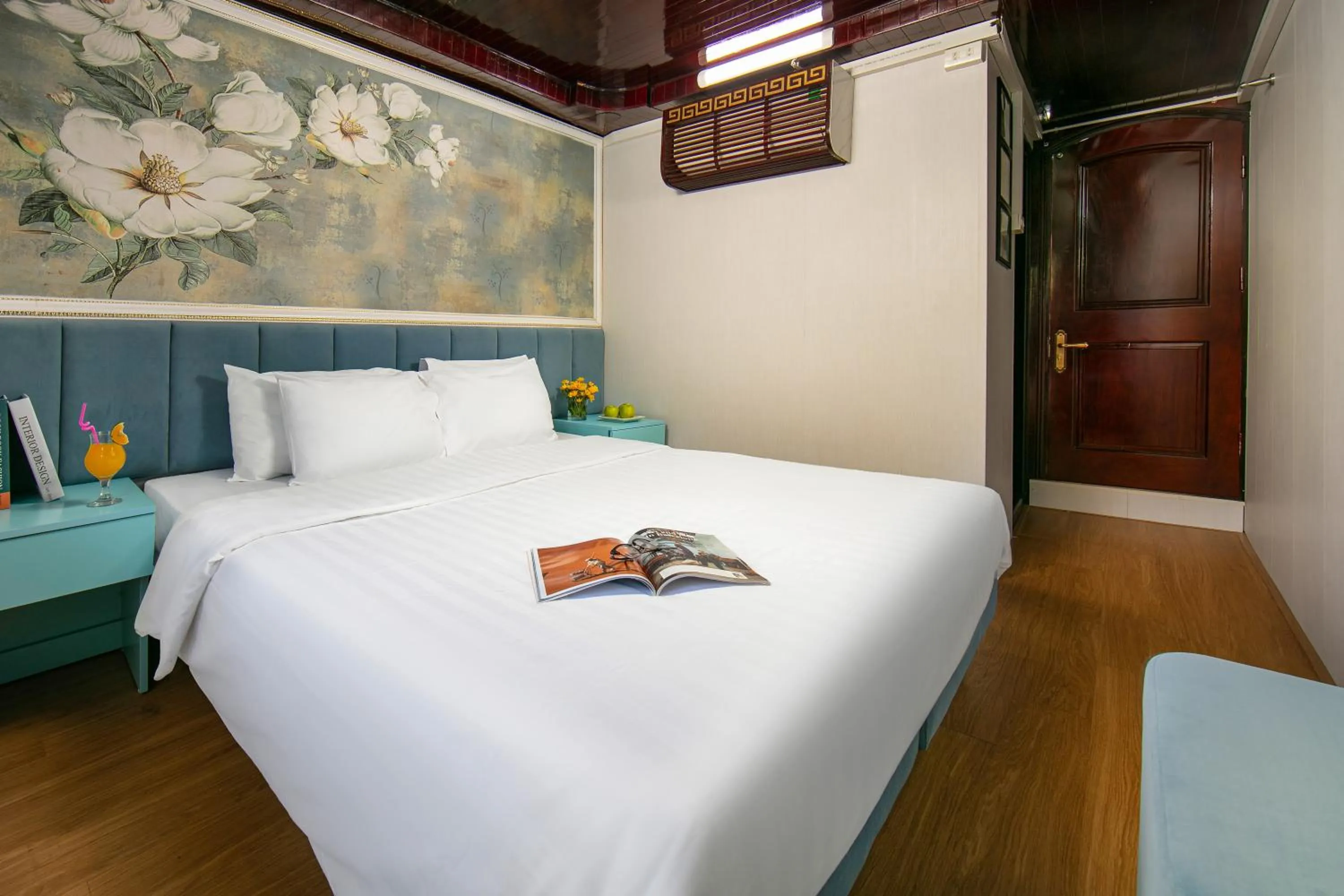 Bedroom, Bed in Halong Fantasea Cruise