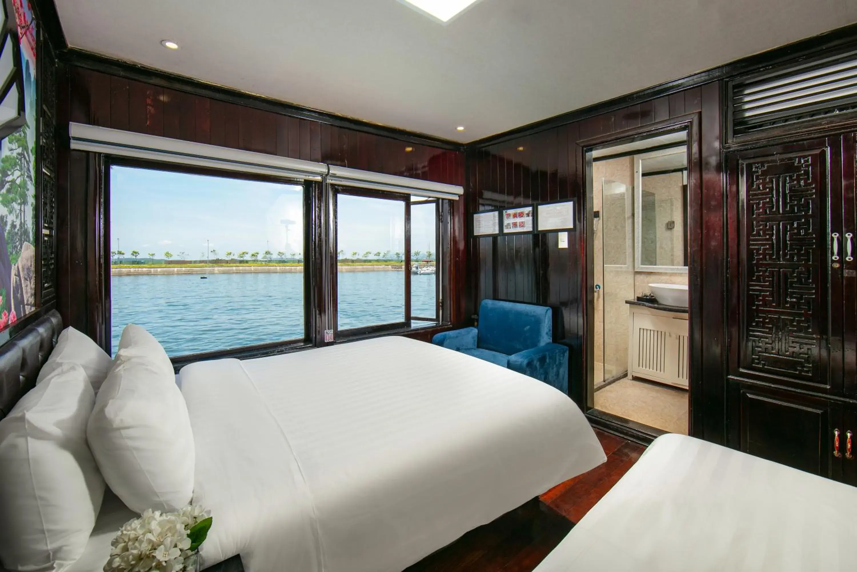 Triple Room - 2 Days 1 Night in Halong Fantasea Cruise Triple Room - 2 Days 1 Night in Halong Fantasea Cruise
