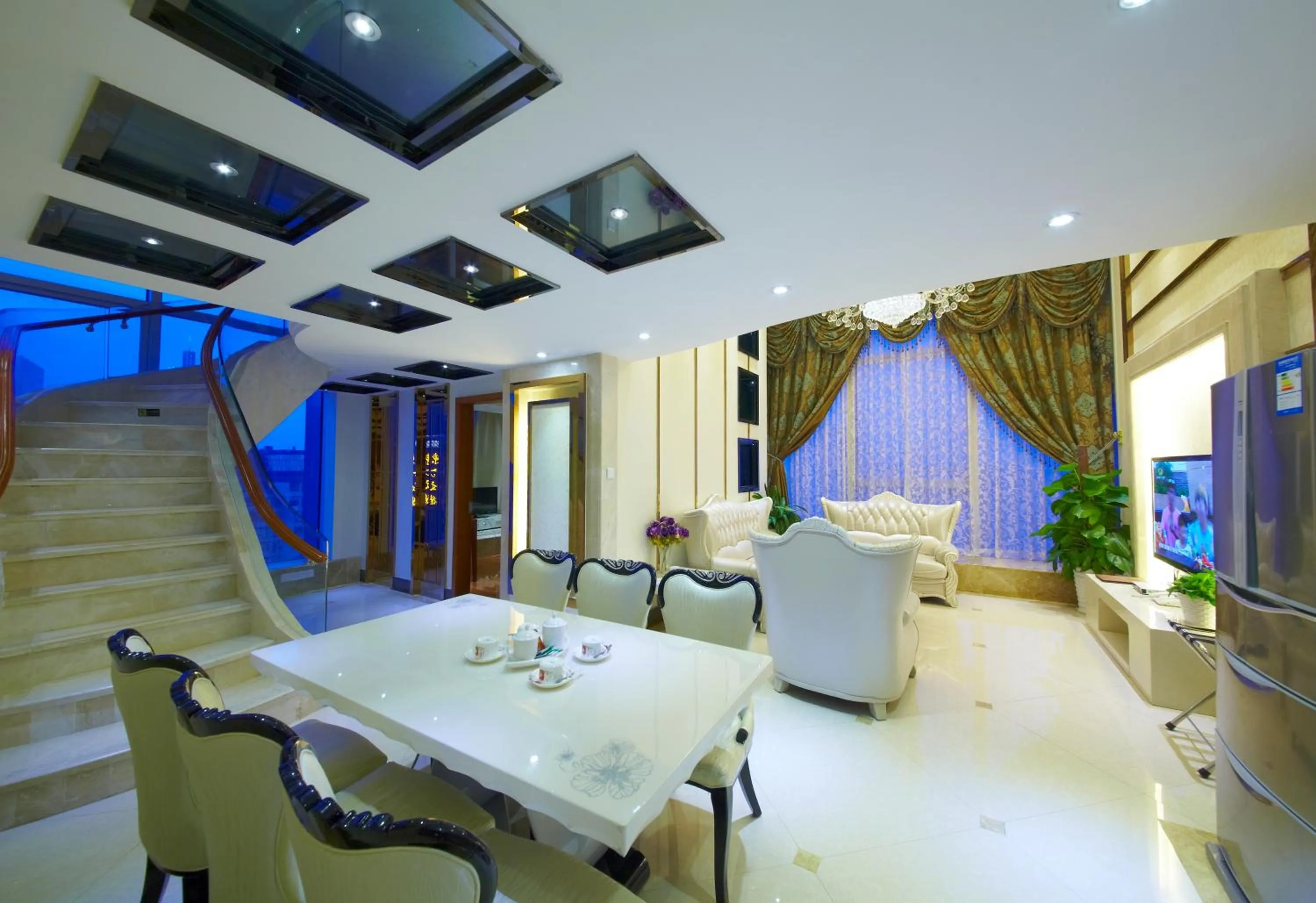 Living room in Louidon Mega Apartment Of Kam Rueng Plaza - Sunshine Apartment