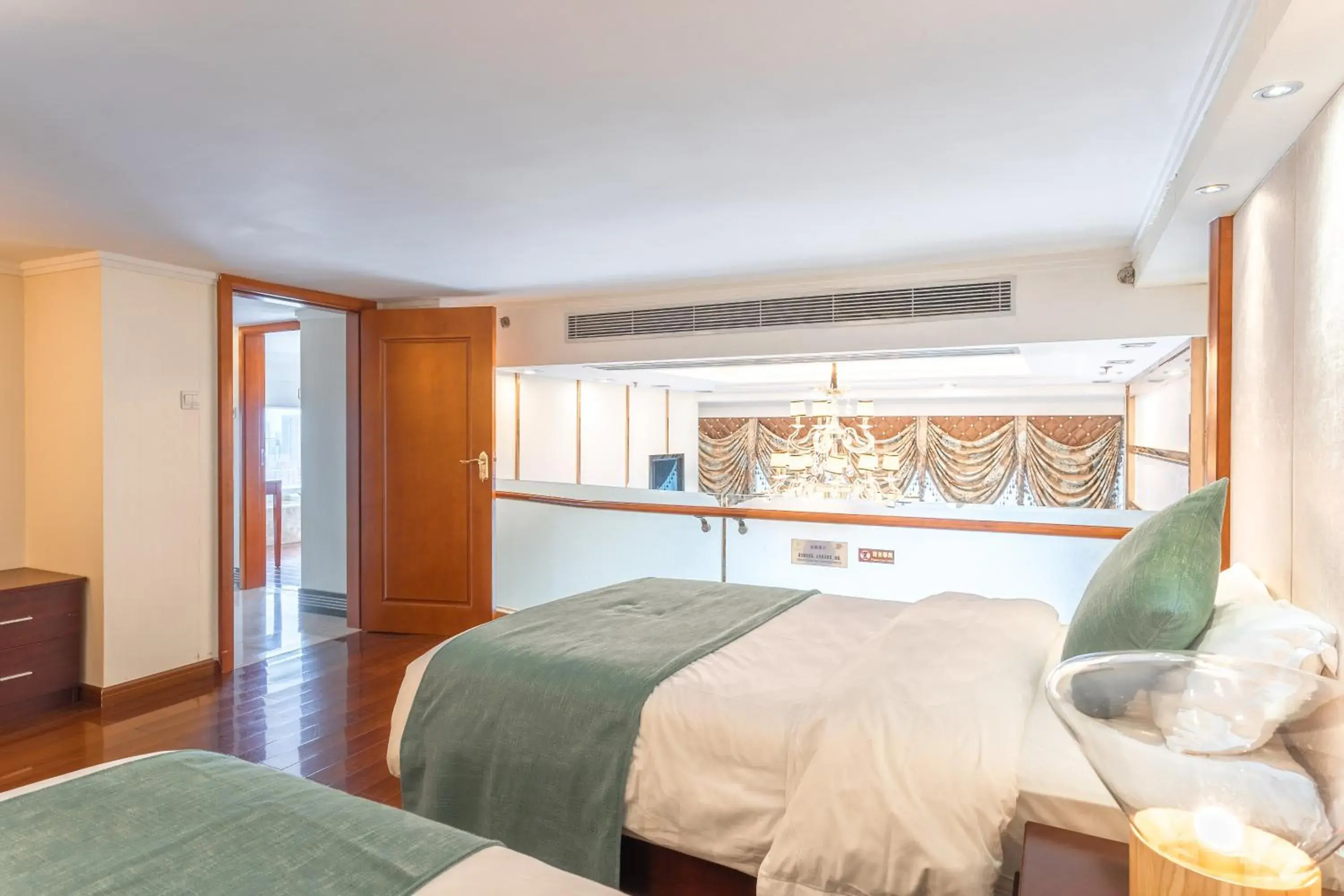 Bedroom, Bed in Louidon Mega Apartment Of Kam Rueng Plaza - Sunshine Apartment Bedroom, Bed in Louidon Mega Apartment Of Kam Rueng Plaza - Sunshine Apartment