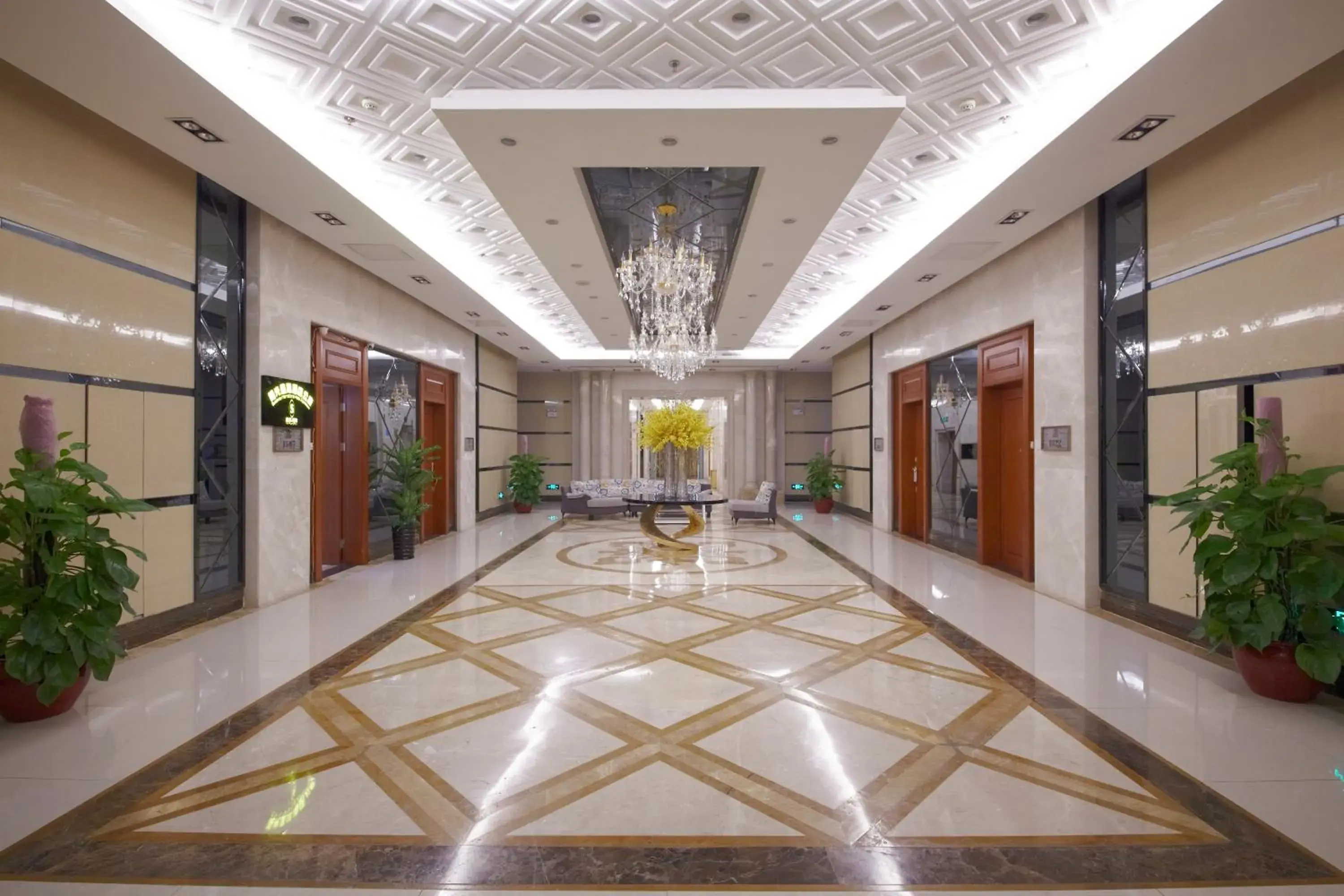 Facade/entrance in Louidon Mega Apartment Of Kam Rueng Plaza - Sunshine Apartment Facade/entrance in Louidon Mega Apartment Of Kam Rueng Plaza - Sunshine Apartment