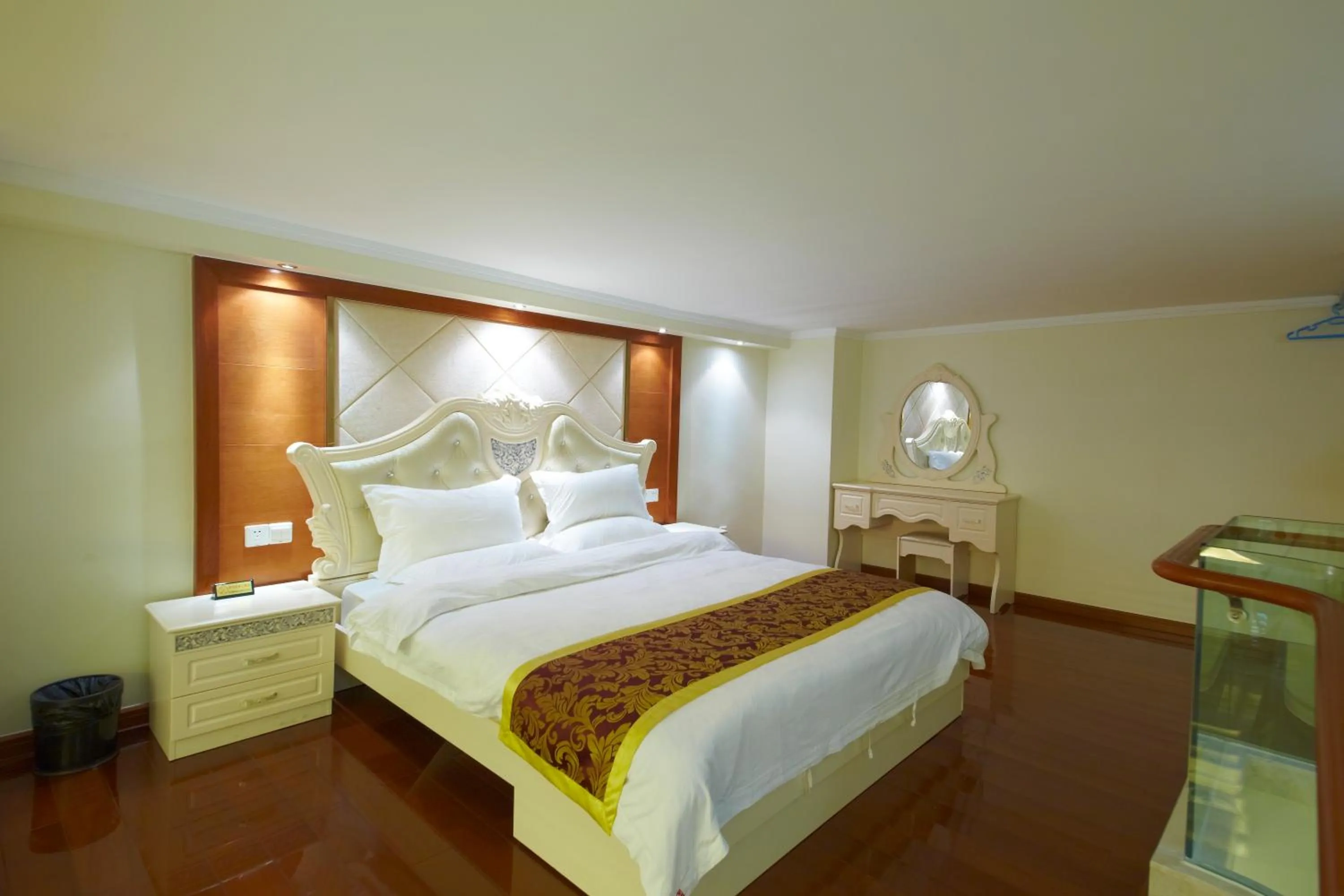 Bed in Louidon Mega Apartment Of Kam Rueng Plaza - Sunshine Apartment