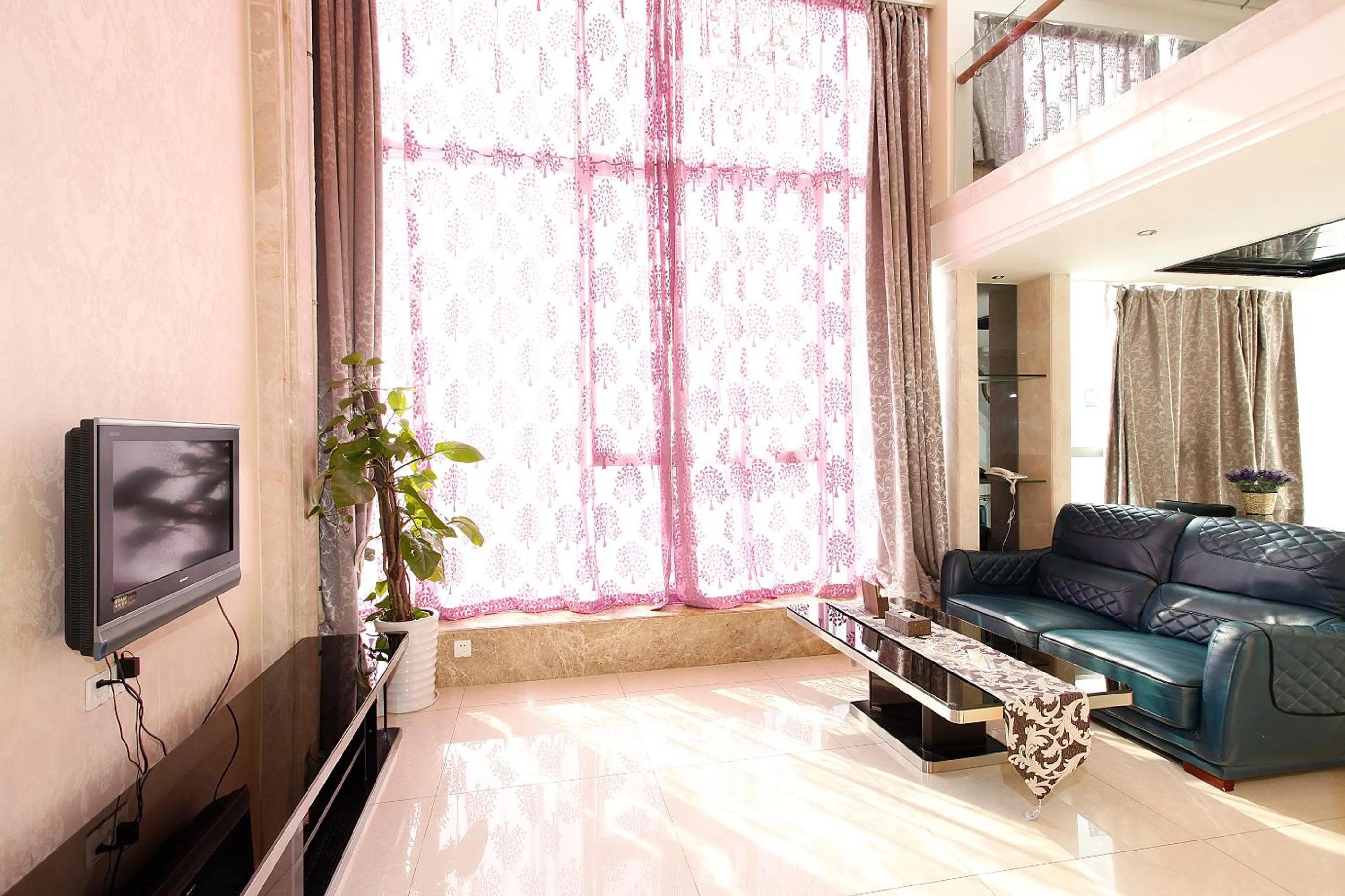 Living room, Bed in Louidon Mega Apartment Of Kam Rueng Plaza - Sunshine Apartment