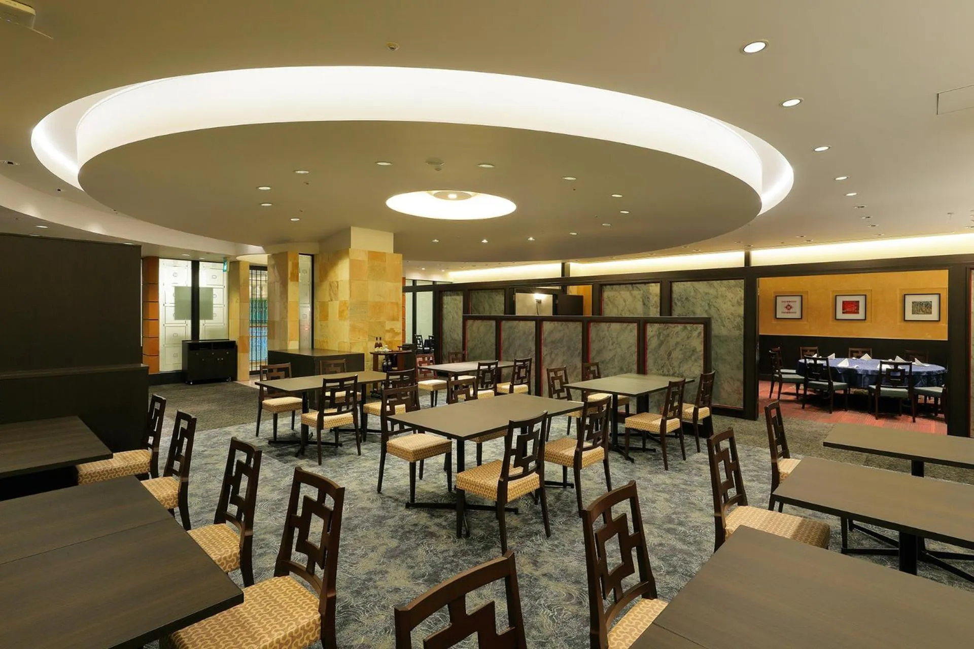 Restaurant/places to eat in Tobu Hotel Levant Tokyo