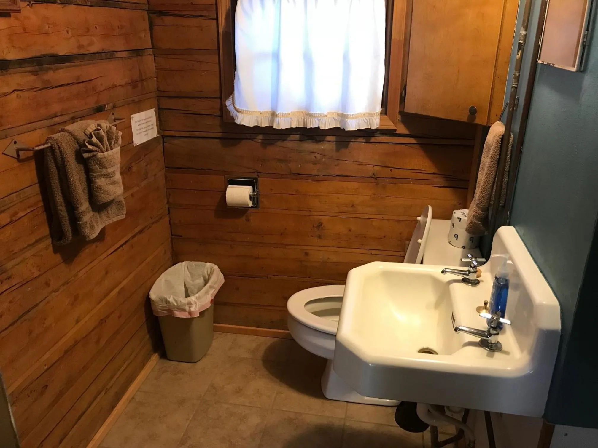 Grandview Cabins & RV Resort