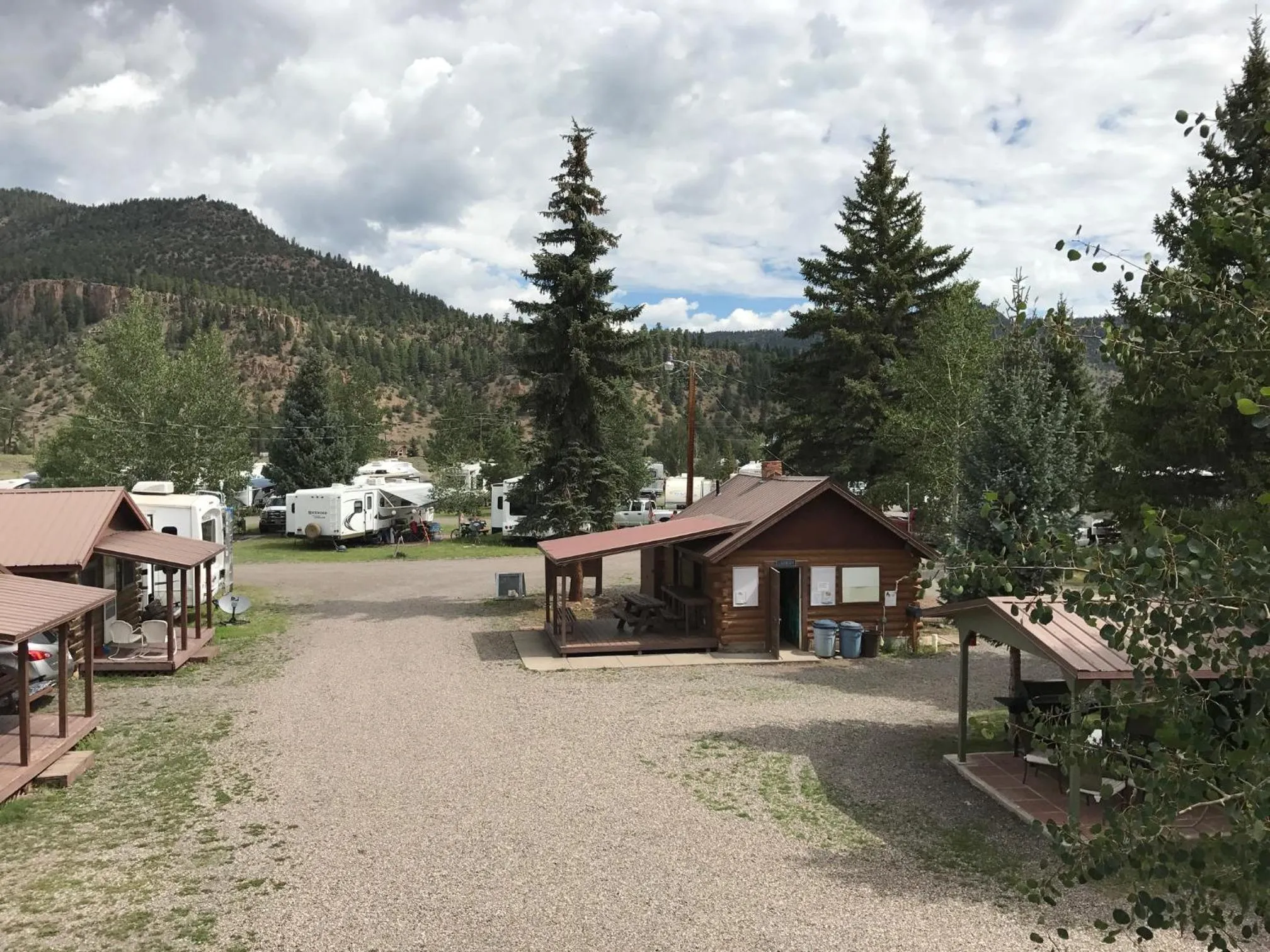 Grandview Cabins & RV Resort