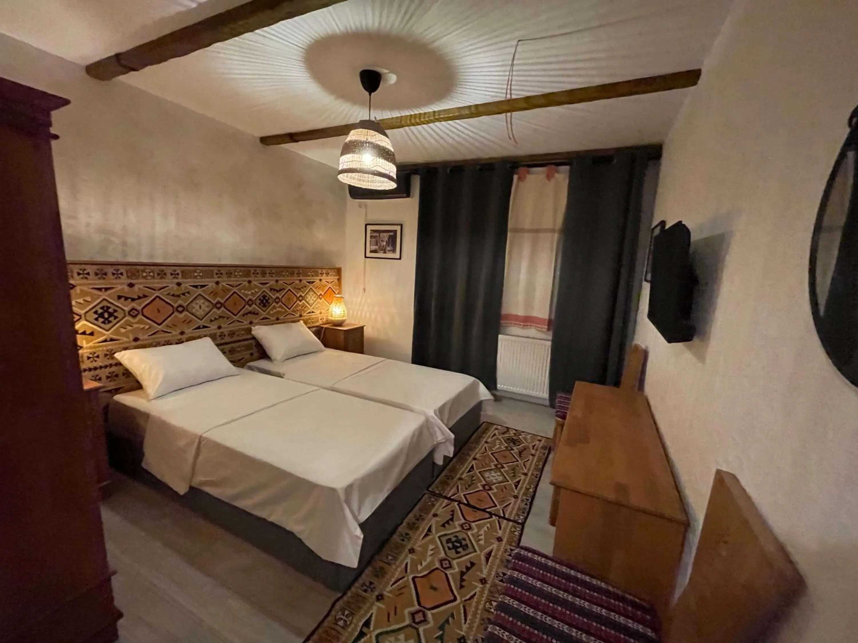 Twin Room in Hotel Casa Romaneasca
