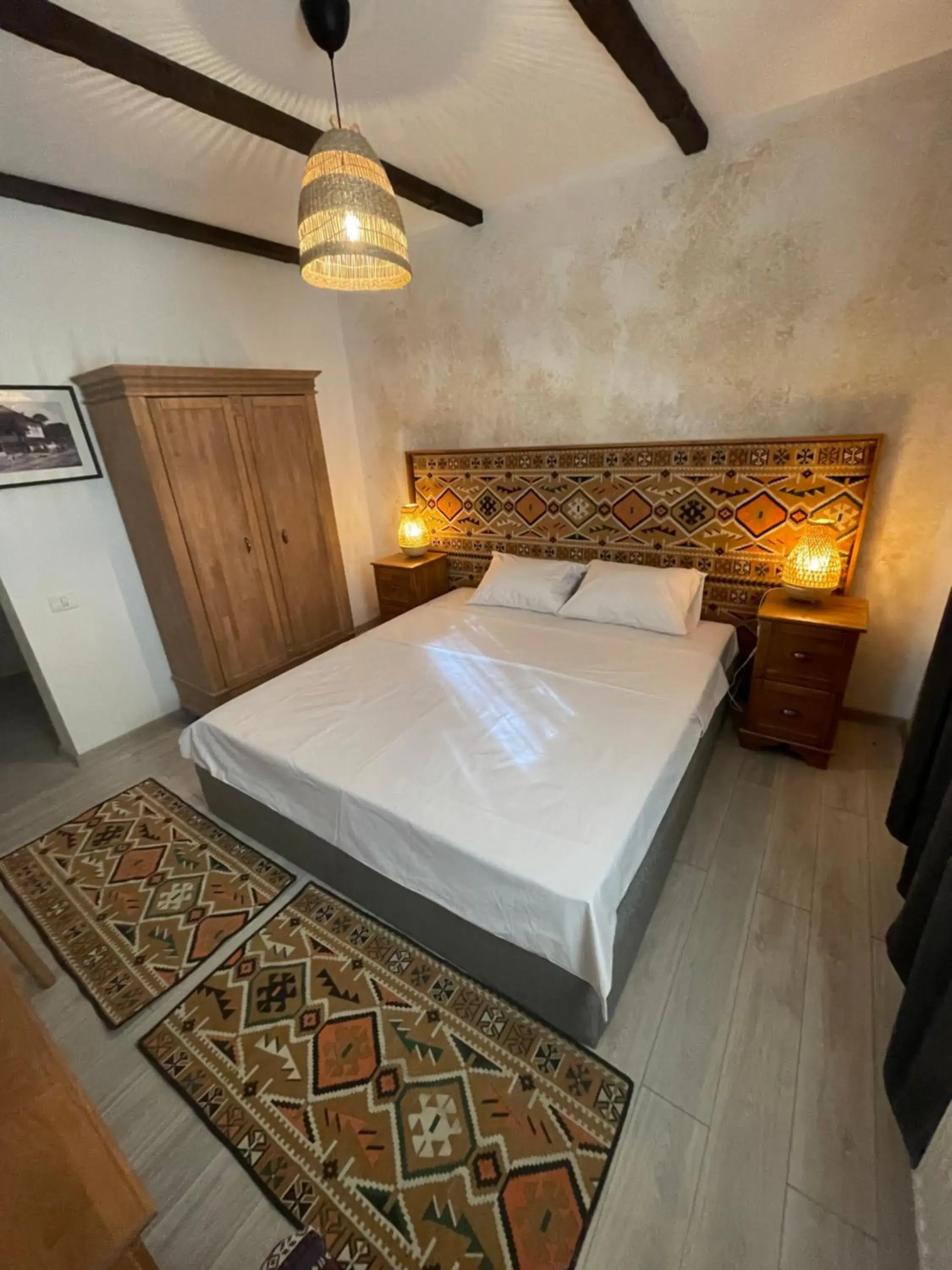 Double Room in Hotel Casa Romaneasca Double Room in Hotel Casa Romaneasca
