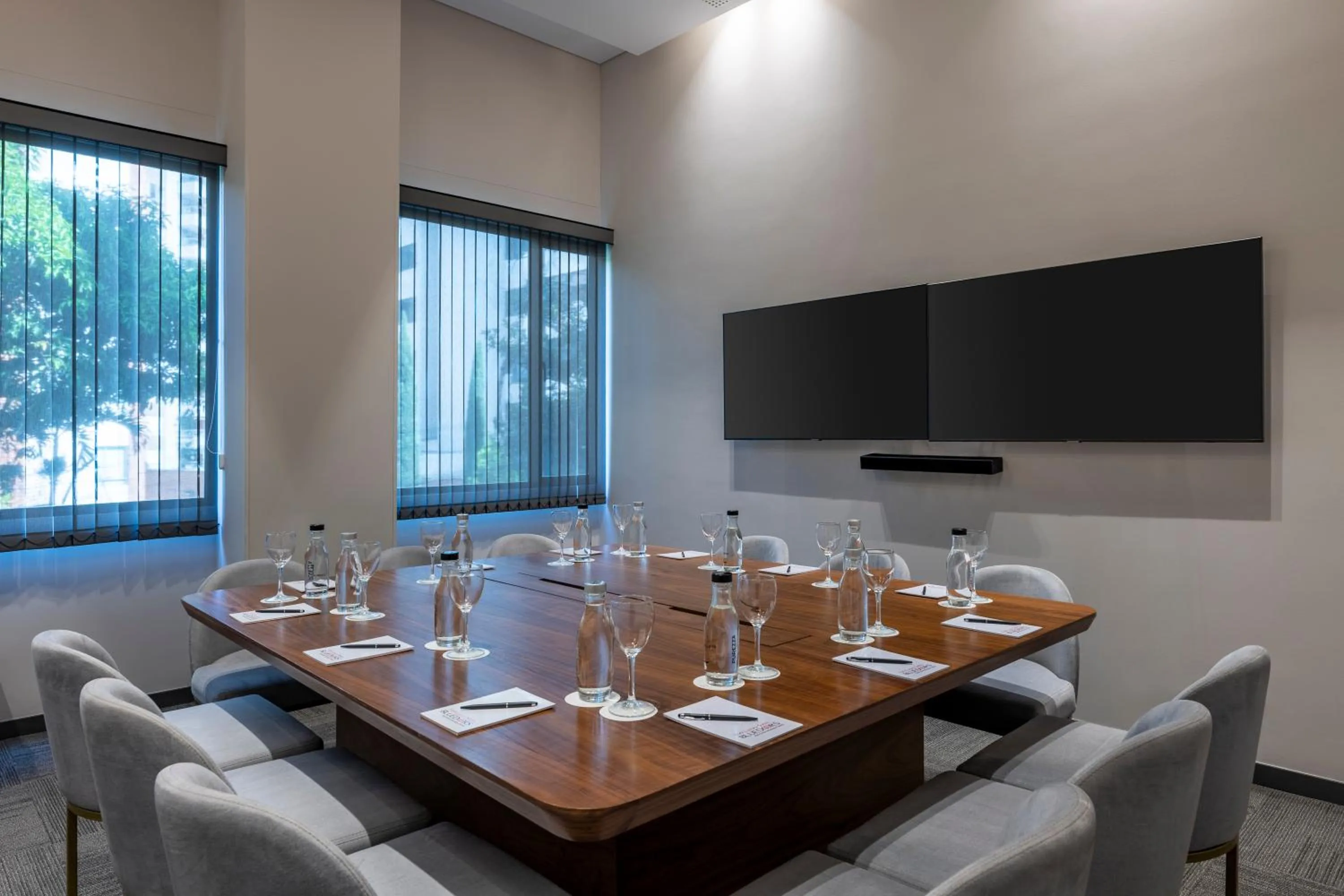 Meeting/conference room in Hotel York Luxury Suites Medellin by Preferred