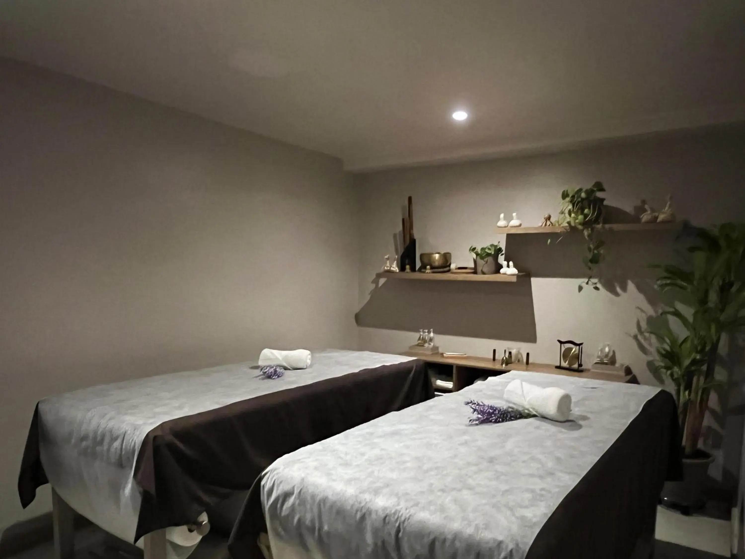 Spa and wellness centre/facilities, Bed in York Medellin, Curio Collection by Hilton Spa and wellness centre/facilities, Bed in York Medellin, Curio Collection by Hilton