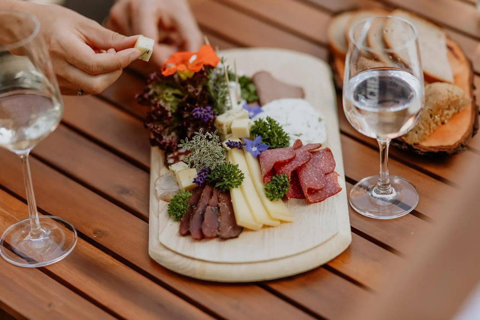 Restaurant/places to eat in Waldhotel Kreuztanne