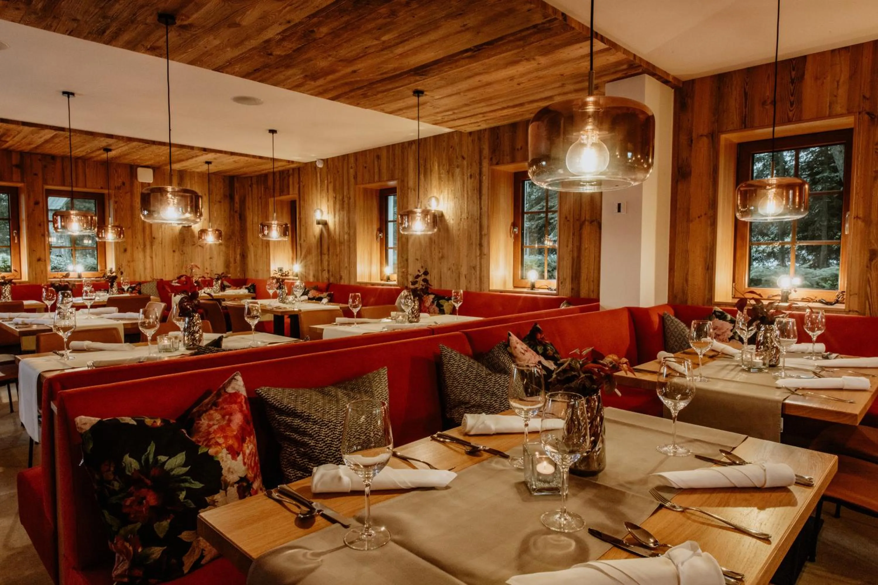 Restaurant/places to eat in Waldhotel Kreuztanne