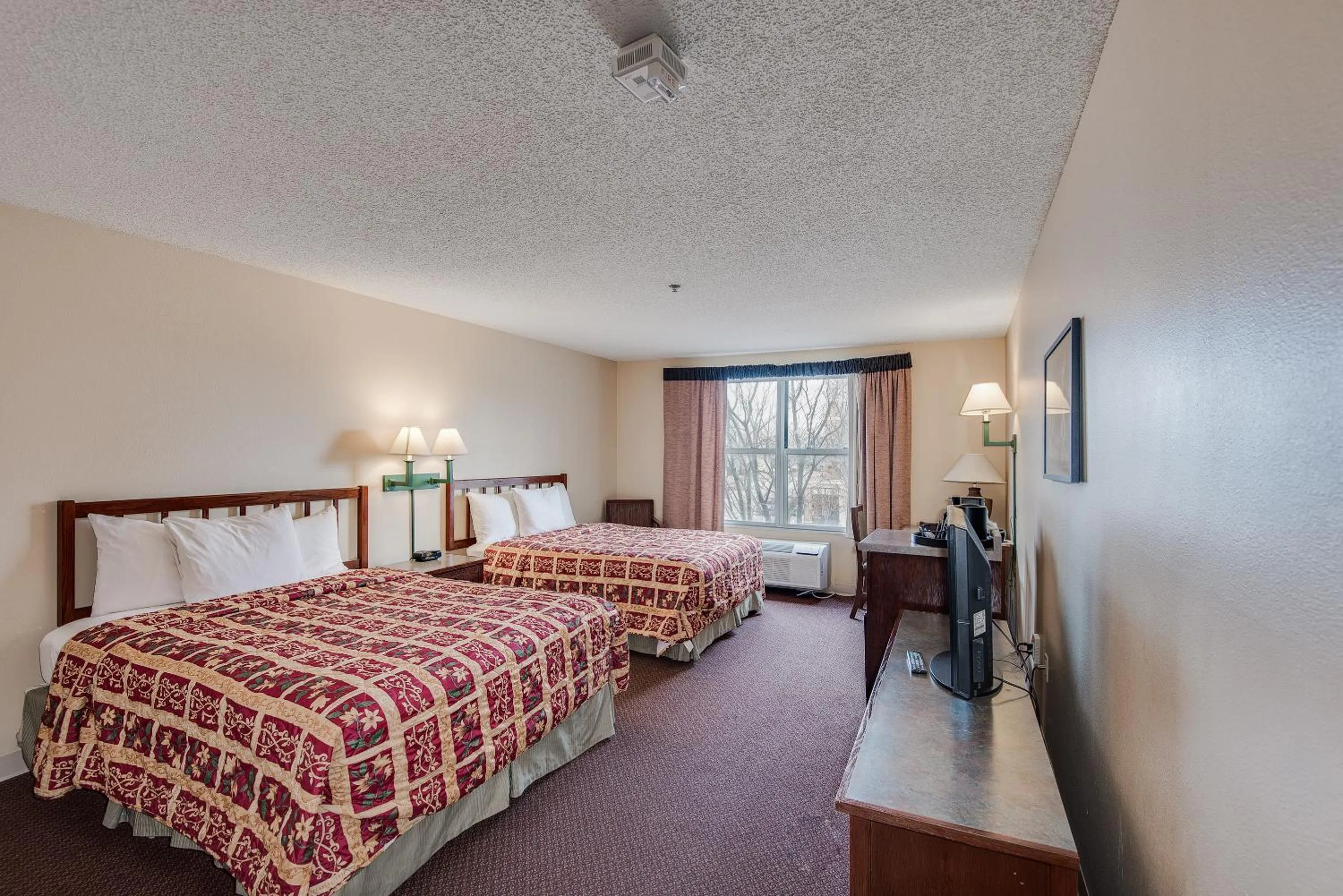 Bed in TownSquare Place