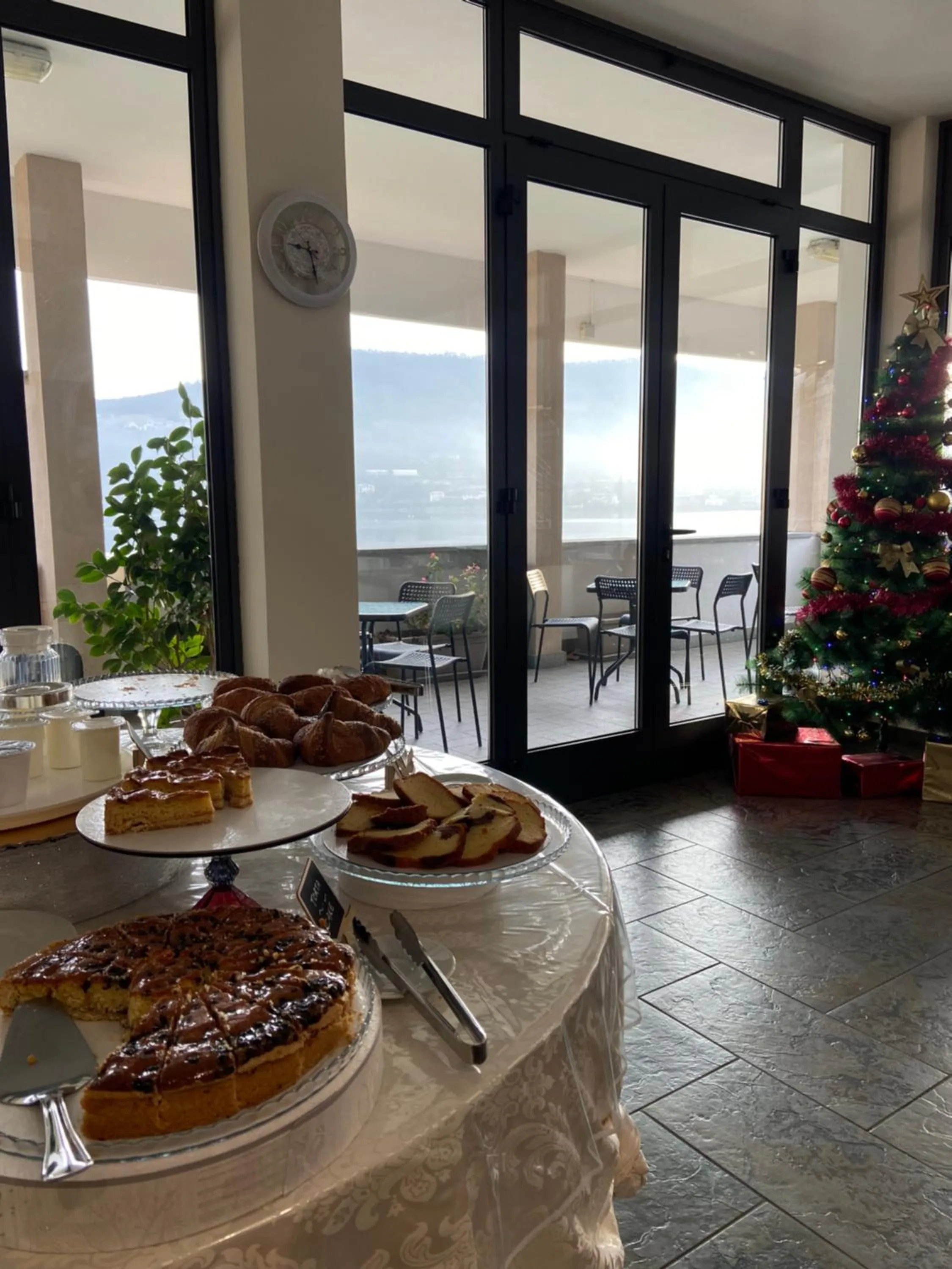 Food and drinks in Hotel Chalet del Lago