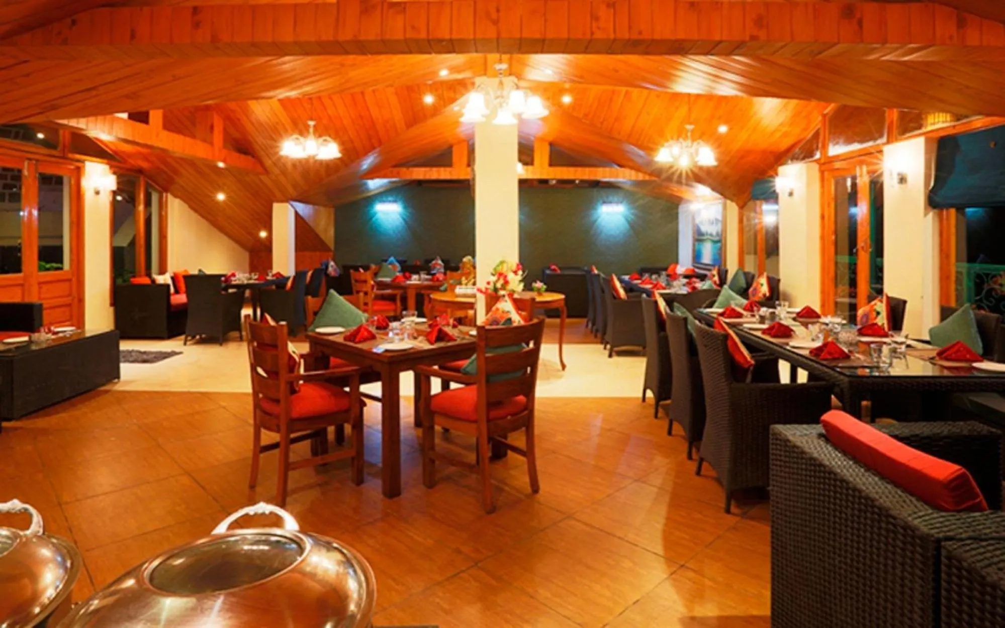 Restaurant/places to eat in Mongas Hotel & Resort