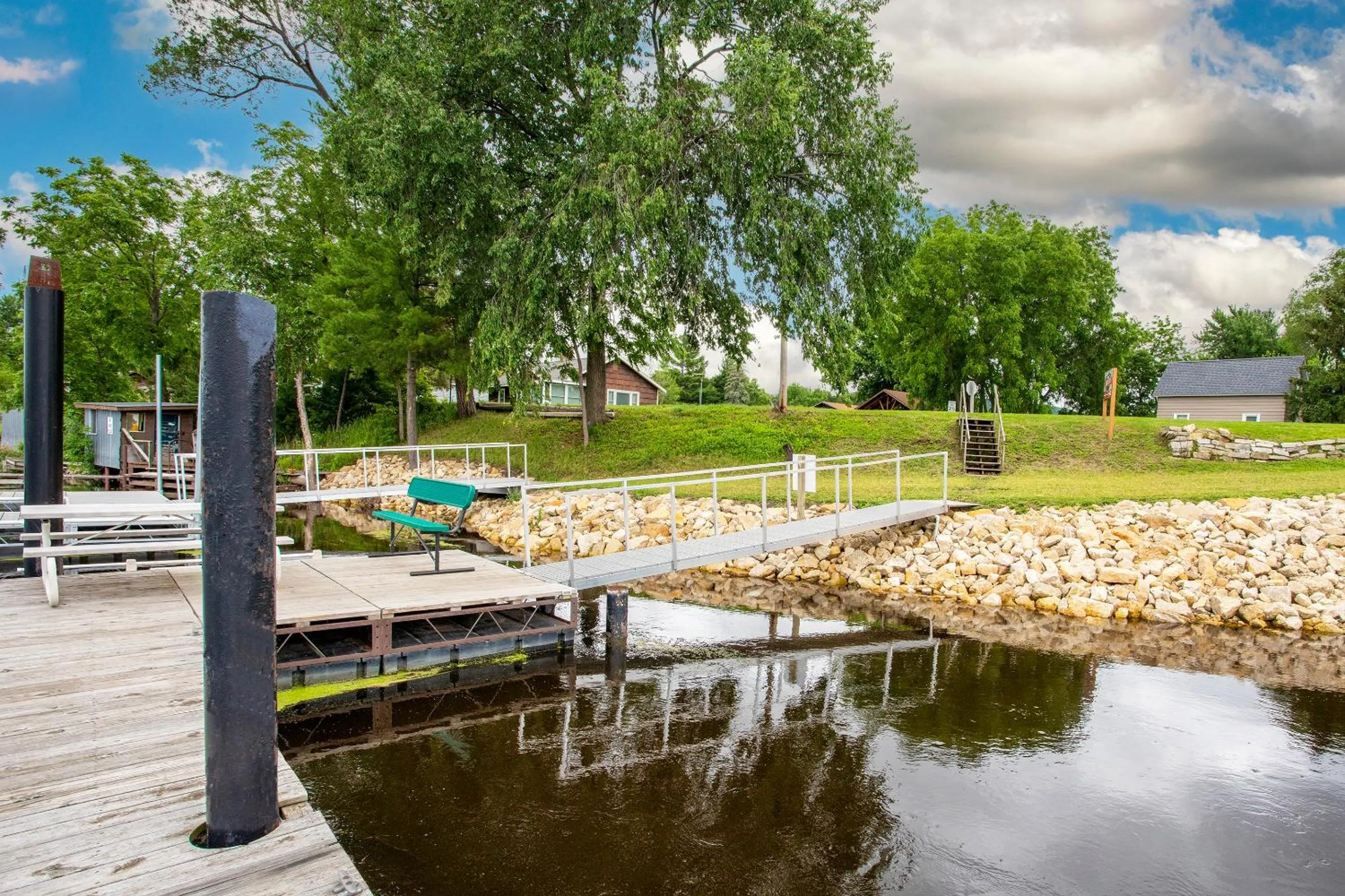 Big River Escape Riverside Cabins