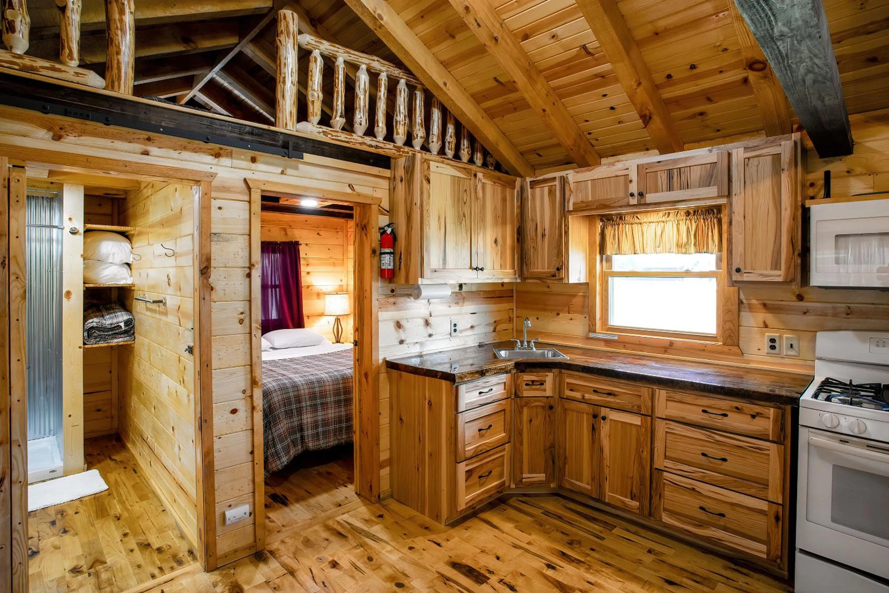Kitchen or kitchenette in Big River Escape Riverside Cabins