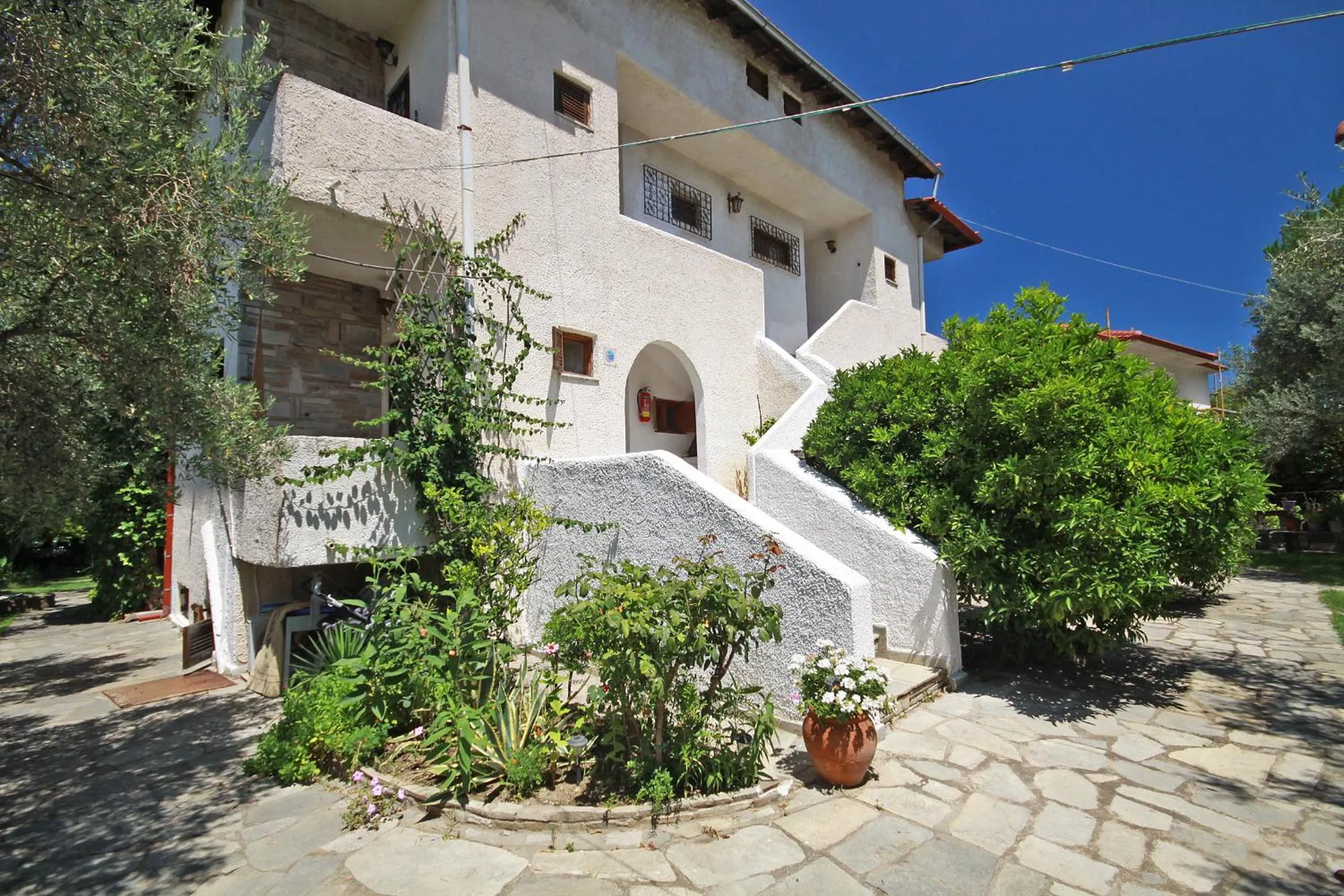 Facade/entrance in Villa Angela