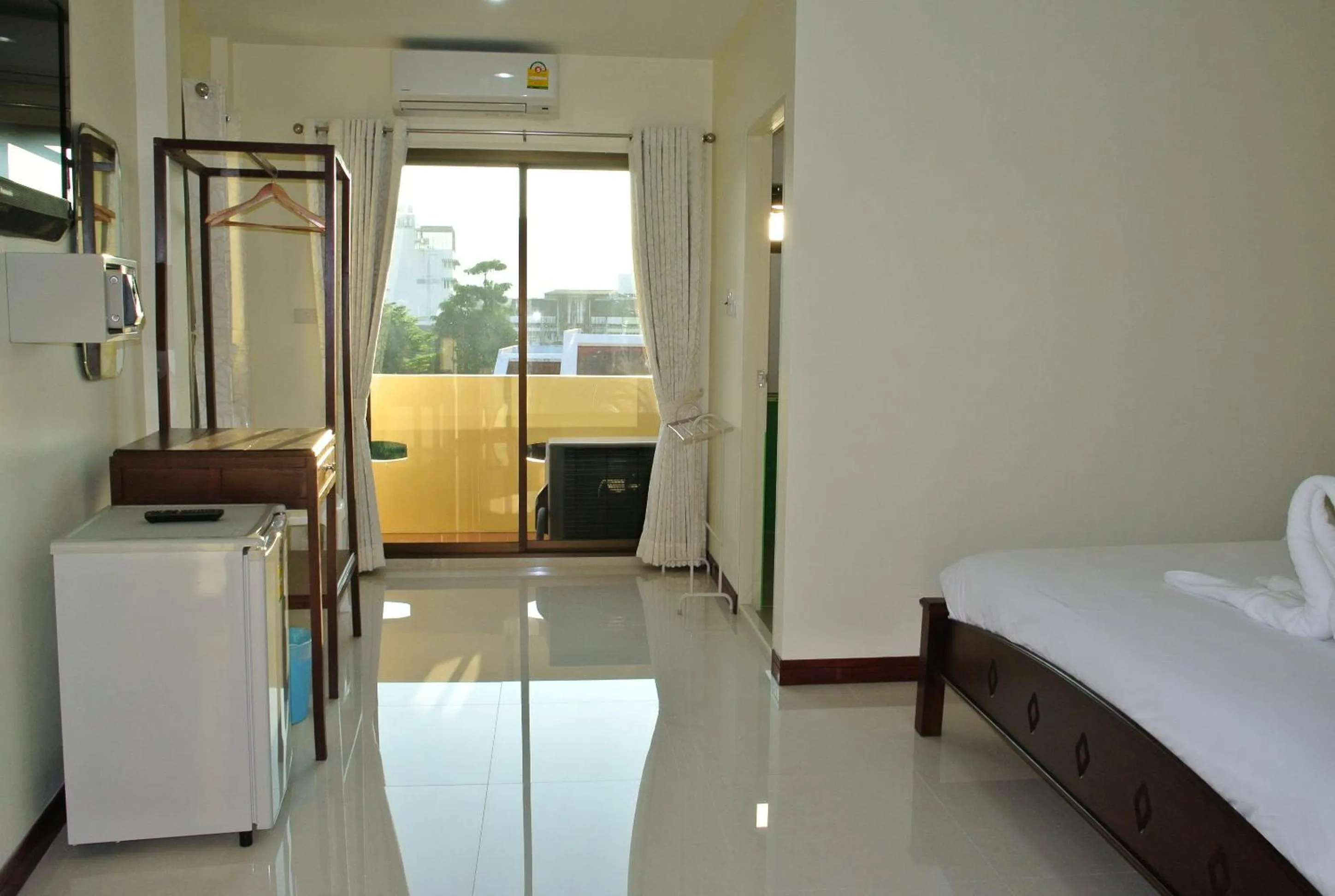 Day, Bed in Baan Taweesuk Guest House