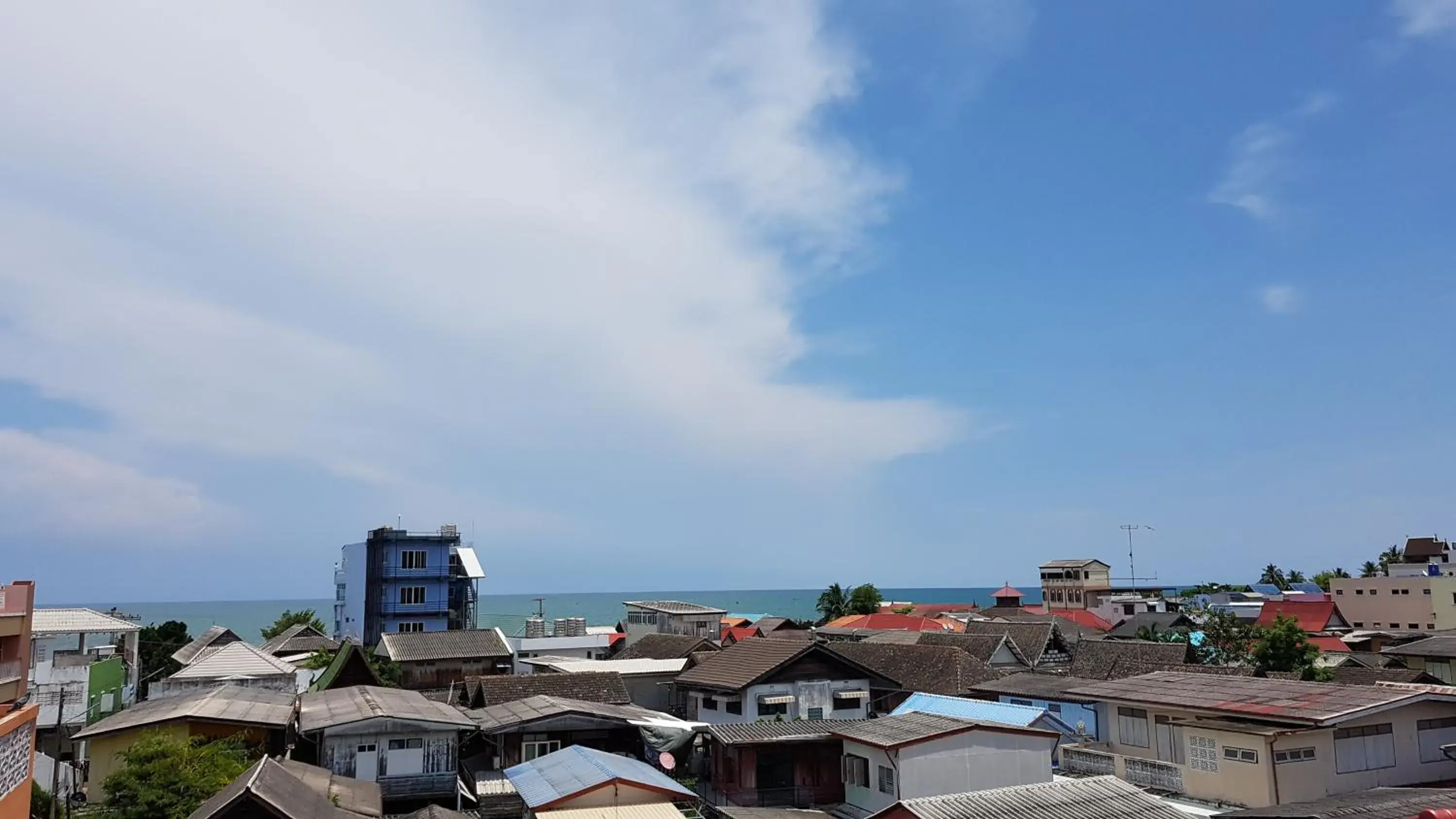 Deluxe Double Room with Ocean View in Baan Taweesuk Guest House Deluxe Double Room with Ocean View in Baan Taweesuk Guest House