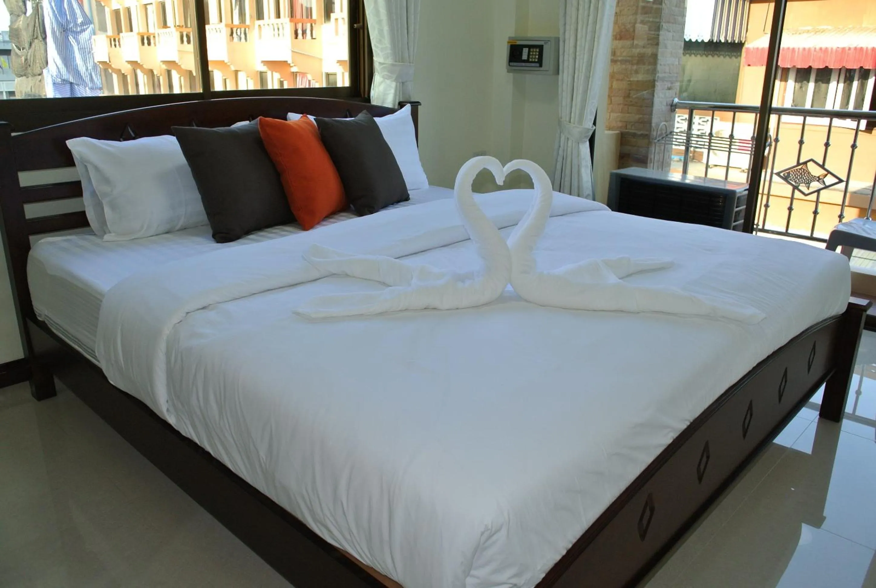 Day, Bed in Baan Taweesuk Guest House