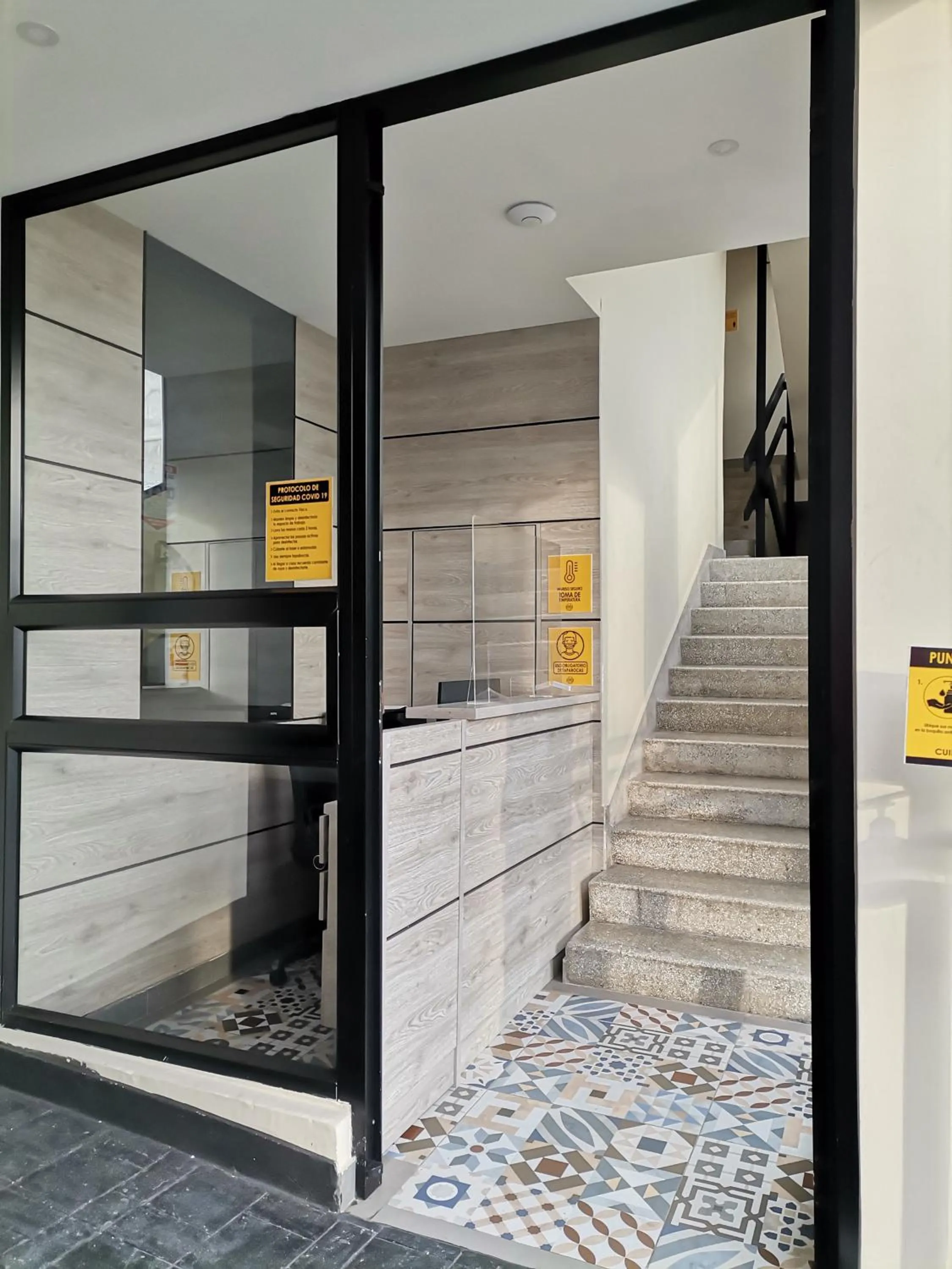 Lobby or reception in Berilo Deluxe Apartahotel