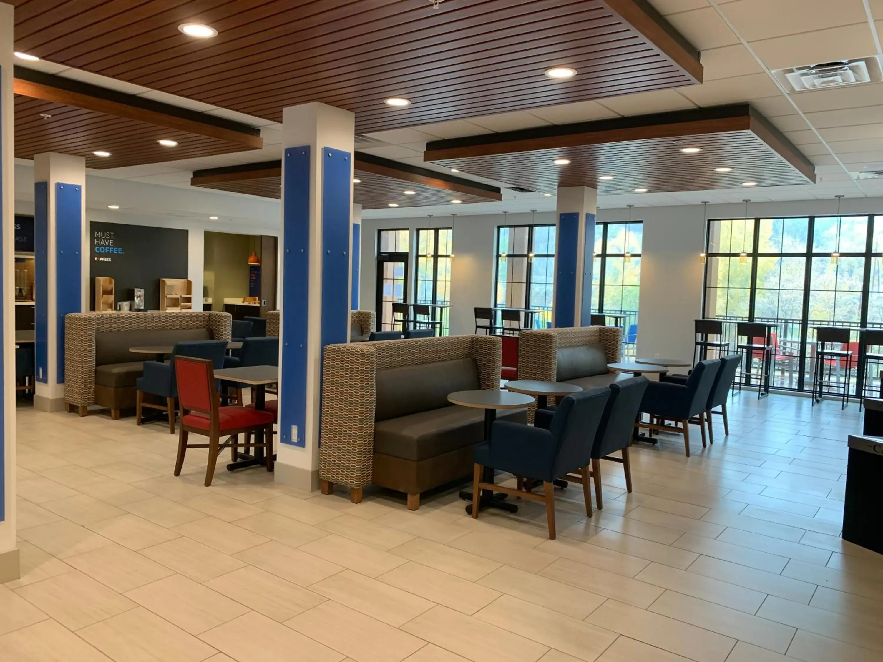 Breakfast in Holiday Inn Express Durango Downtown- Animas River Breakfast in Holiday Inn Express Durango Downtown- Animas River