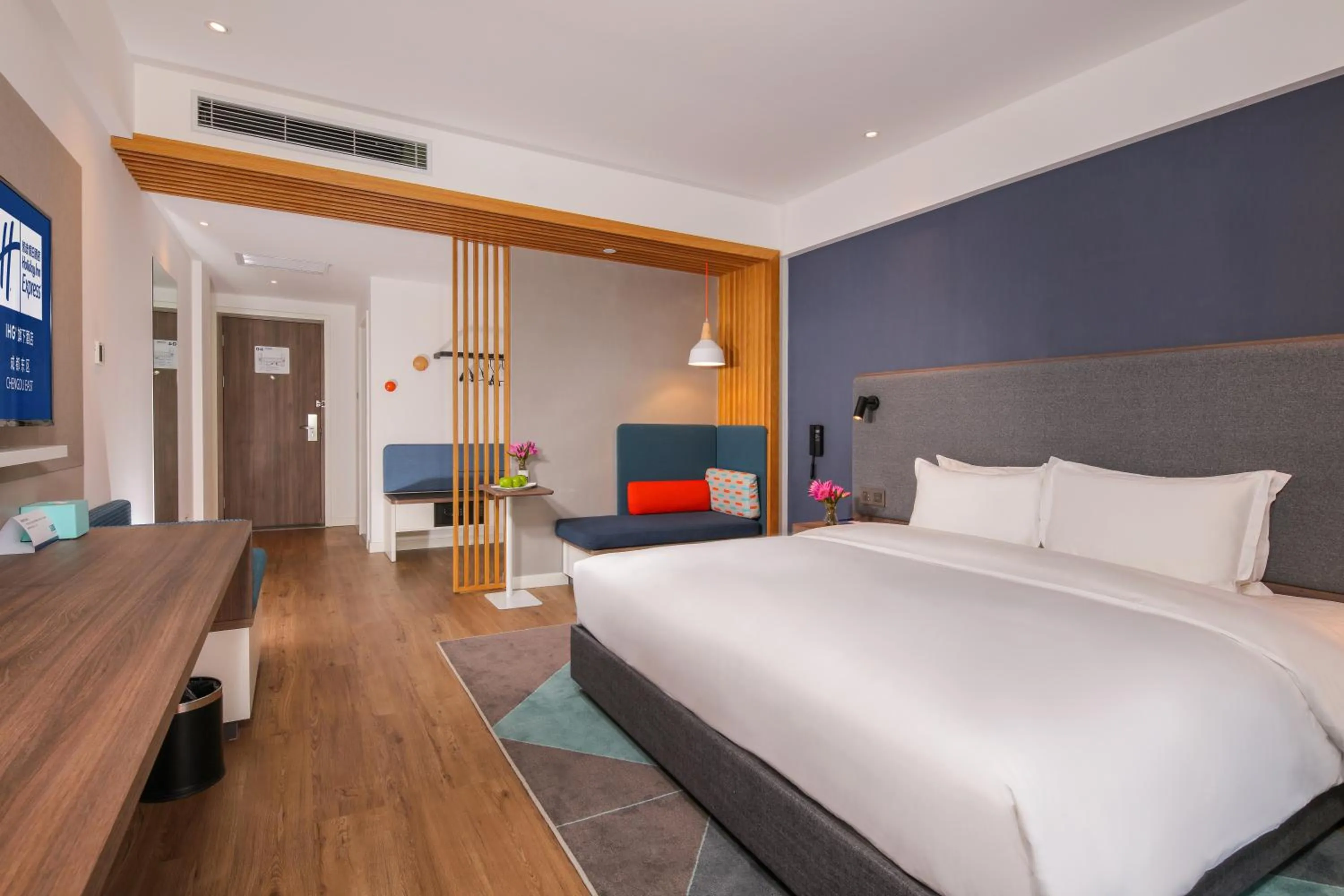 Bed in Holiday Inn Express Chengdu East Railway by lHG - Near The World Games Gymnasium