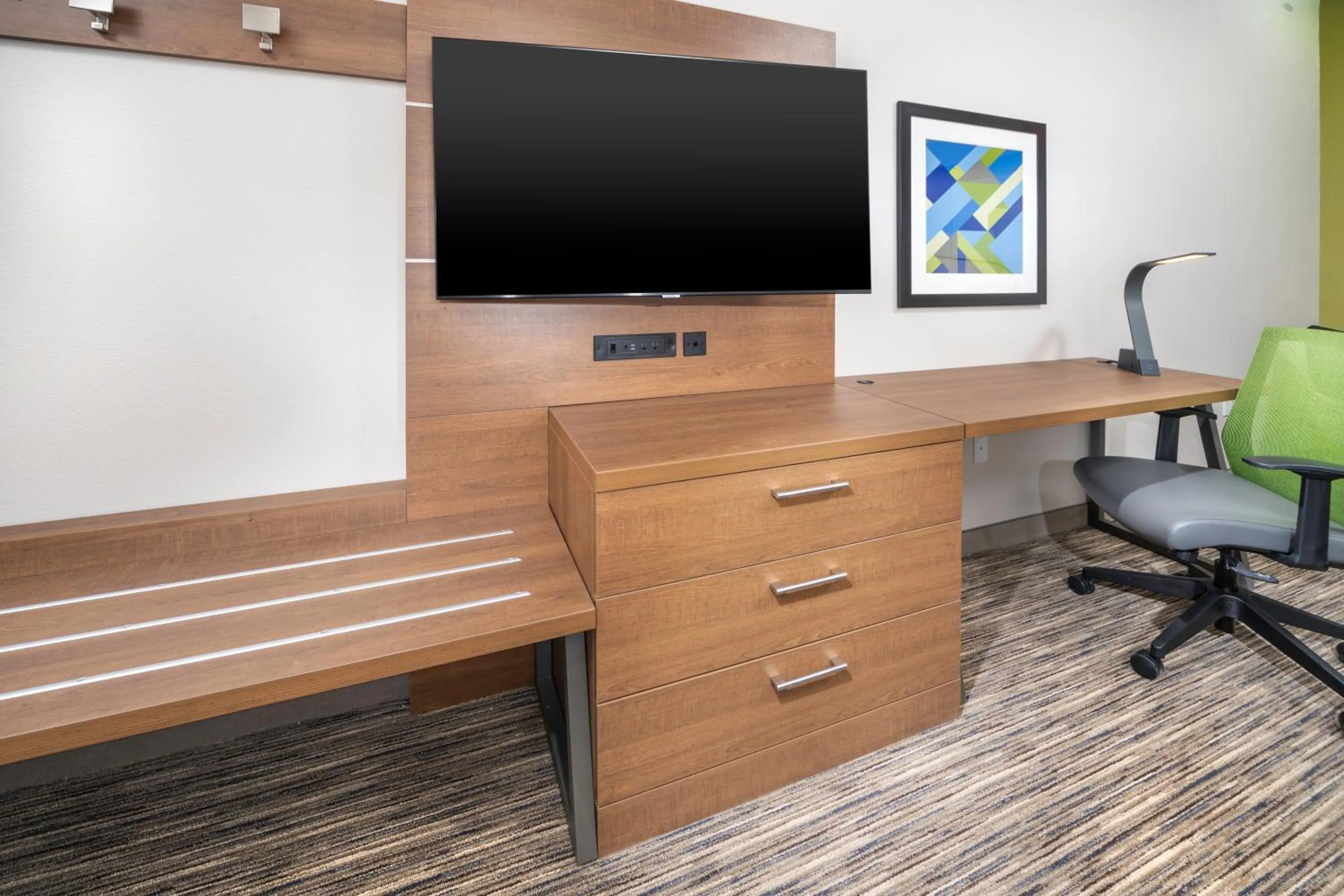 TV and multimedia in Holiday Inn Express & Suites - Fort Myers Airport by IHG