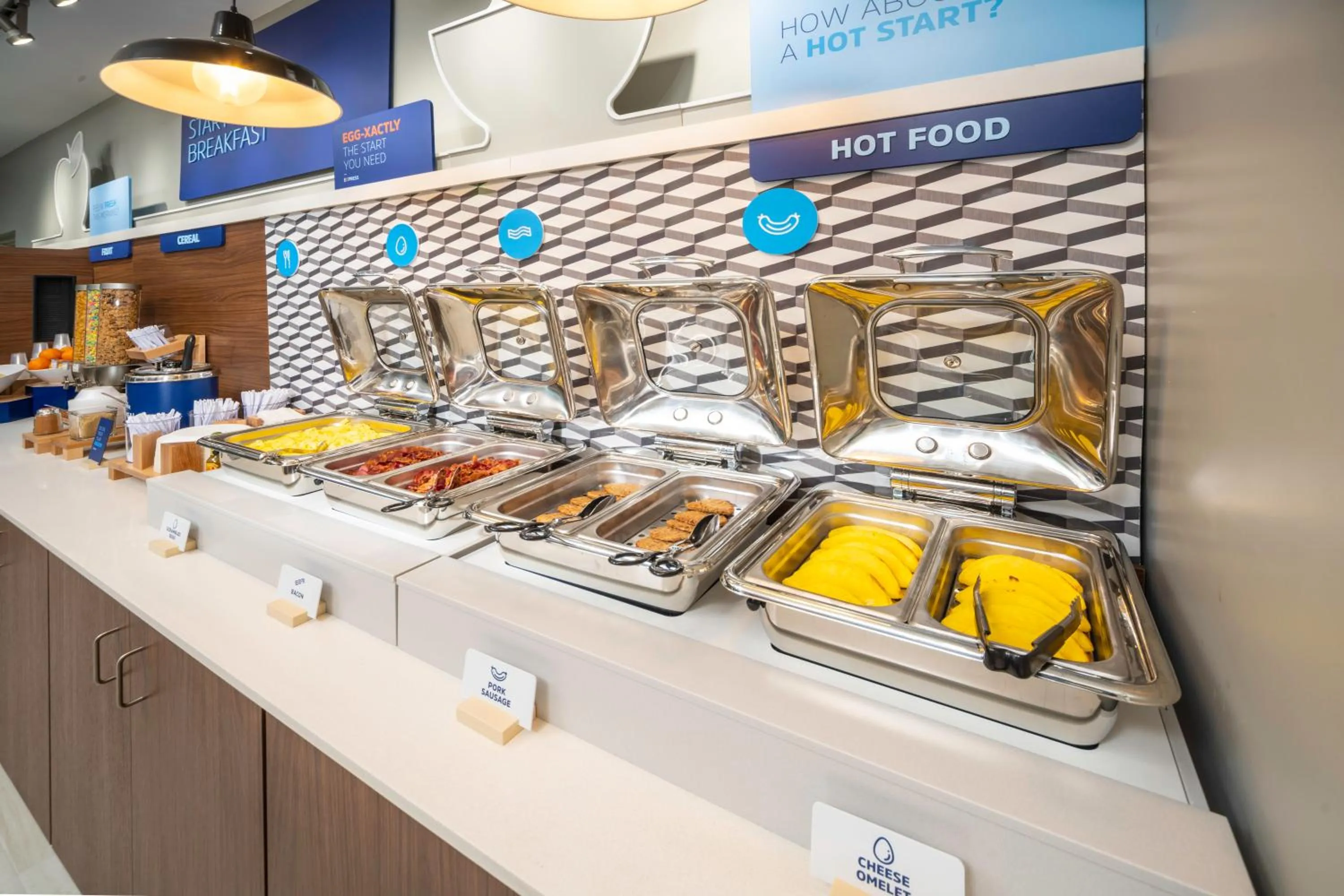 Breakfast in Holiday Inn Express & Suites - Fort Myers Airport by IHG