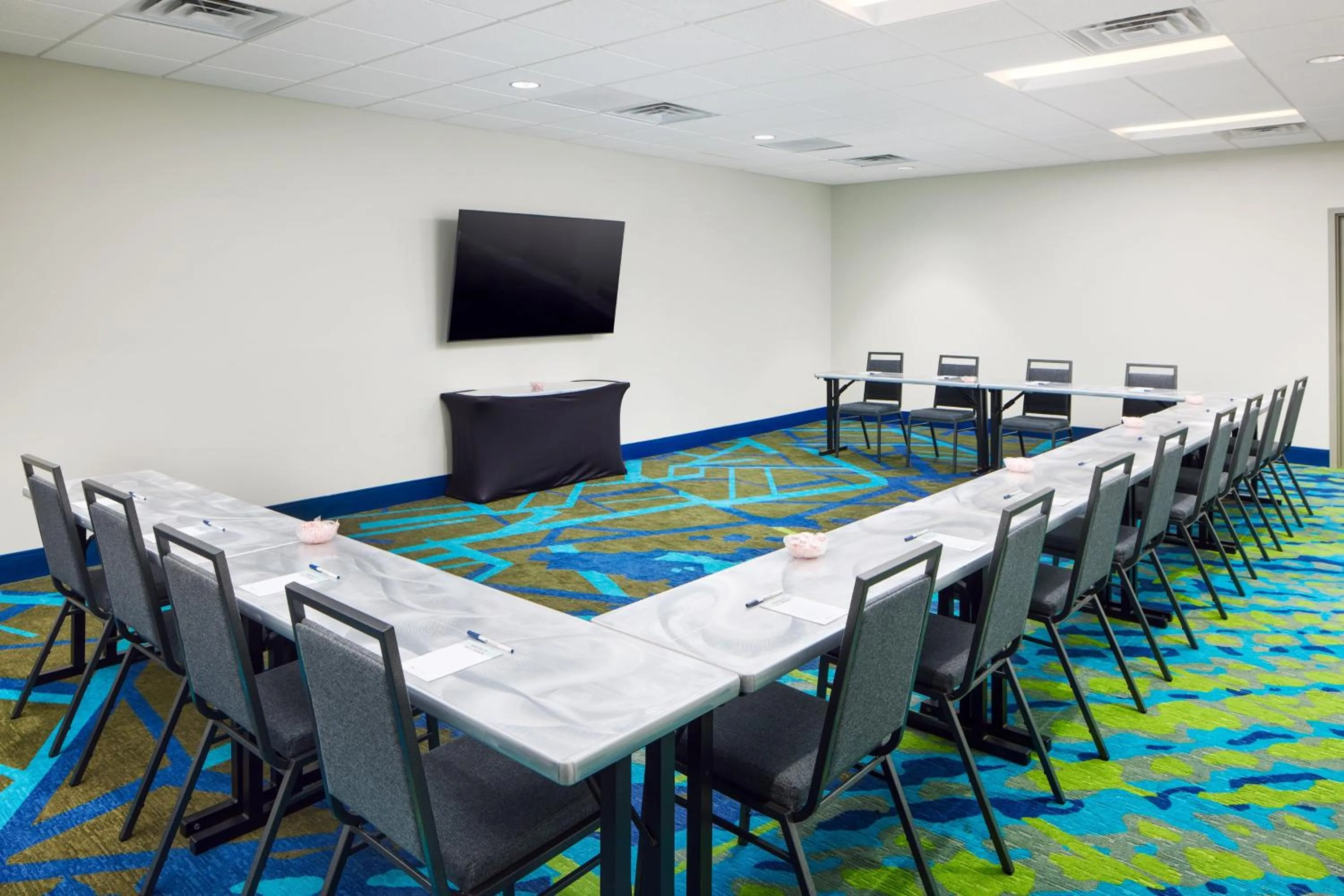 Meeting/conference room in Candlewood Suites - Lebanon by IHG