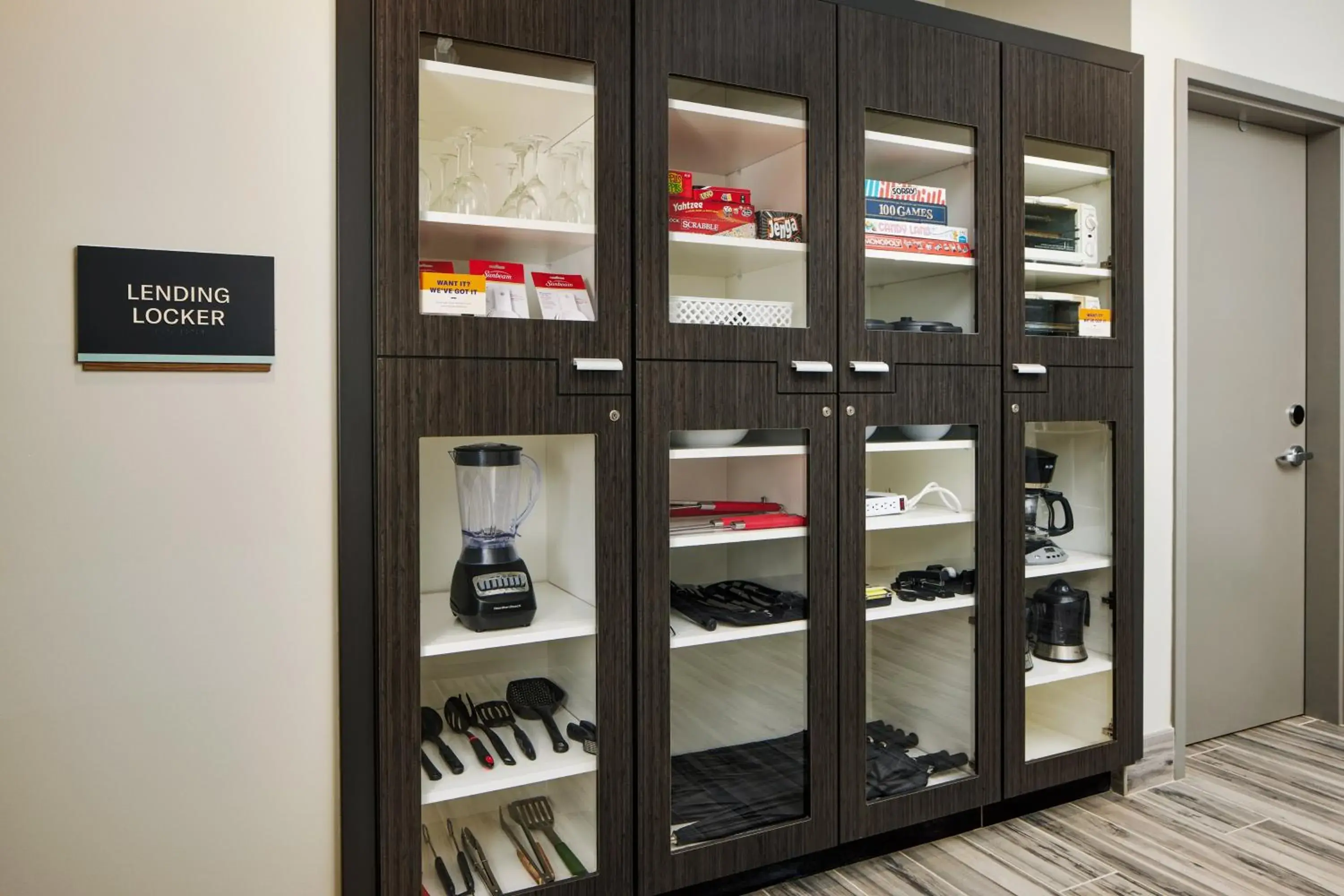 Lobby or reception in Candlewood Suites - Lebanon by IHG Lobby or reception in Candlewood Suites - Lebanon by IHG