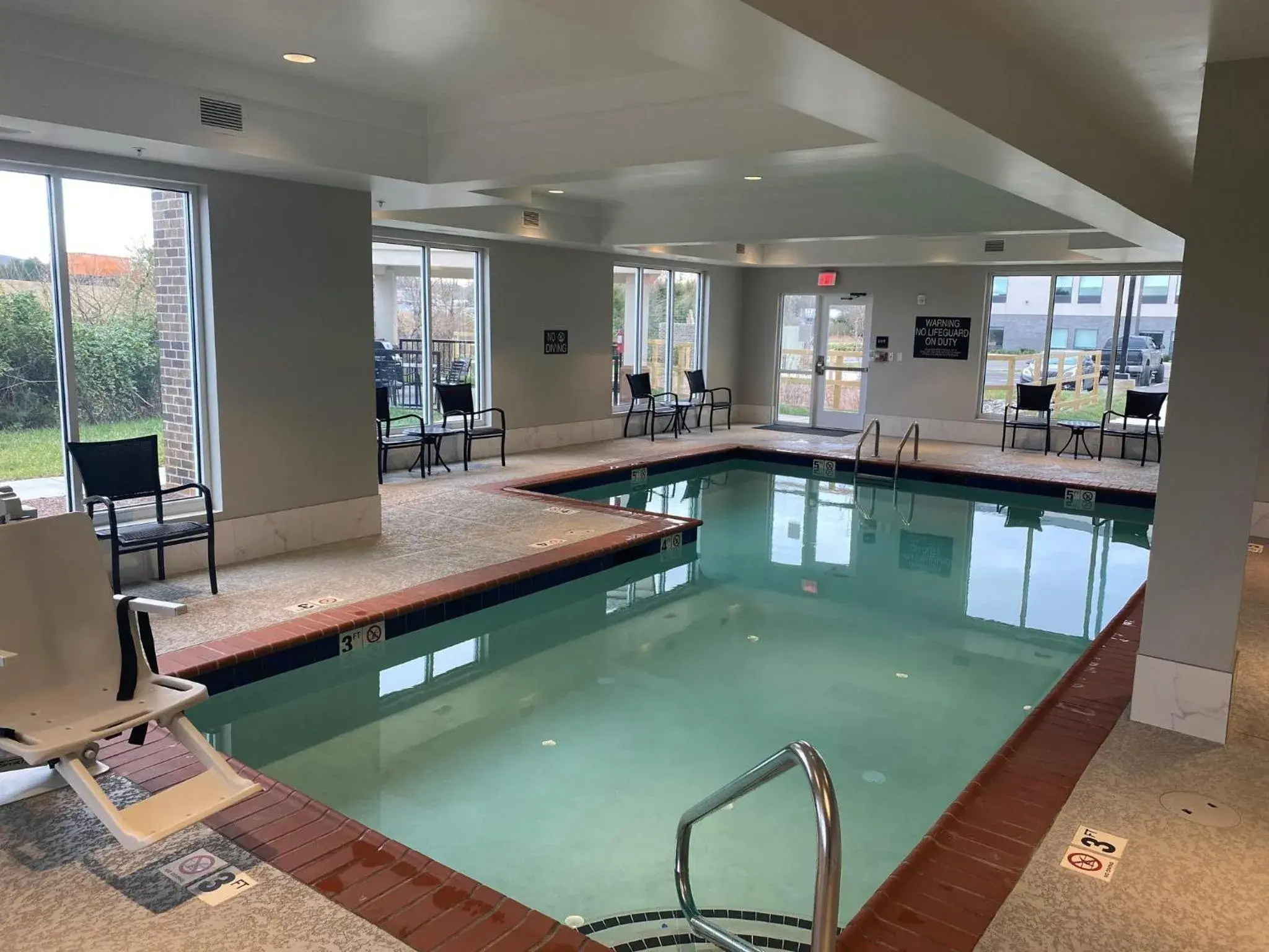 Swimming pool in Candlewood Suites - Lebanon by IHG Swimming pool in Candlewood Suites - Lebanon by IHG