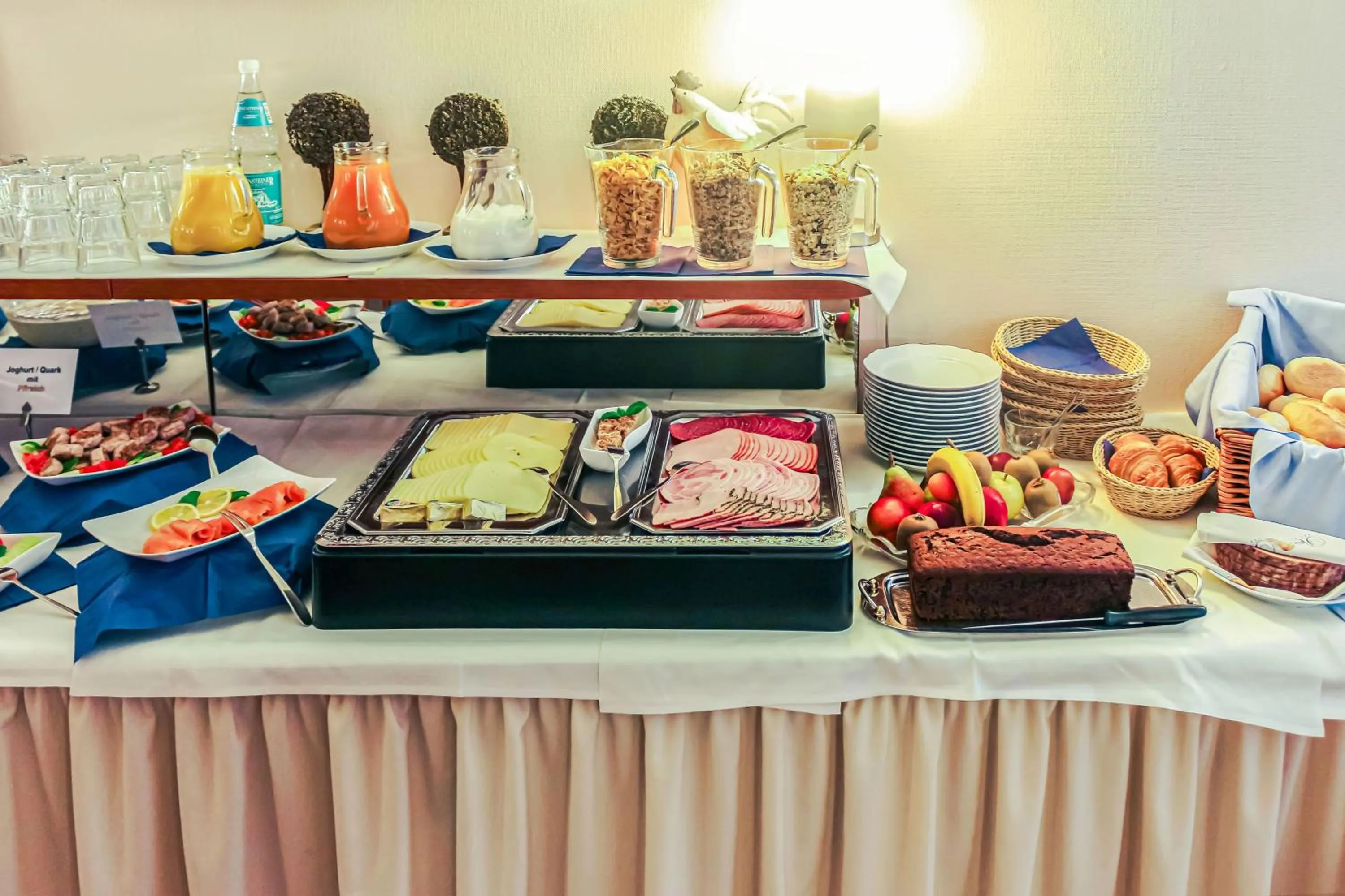 Buffet breakfast in Hotel Münkel