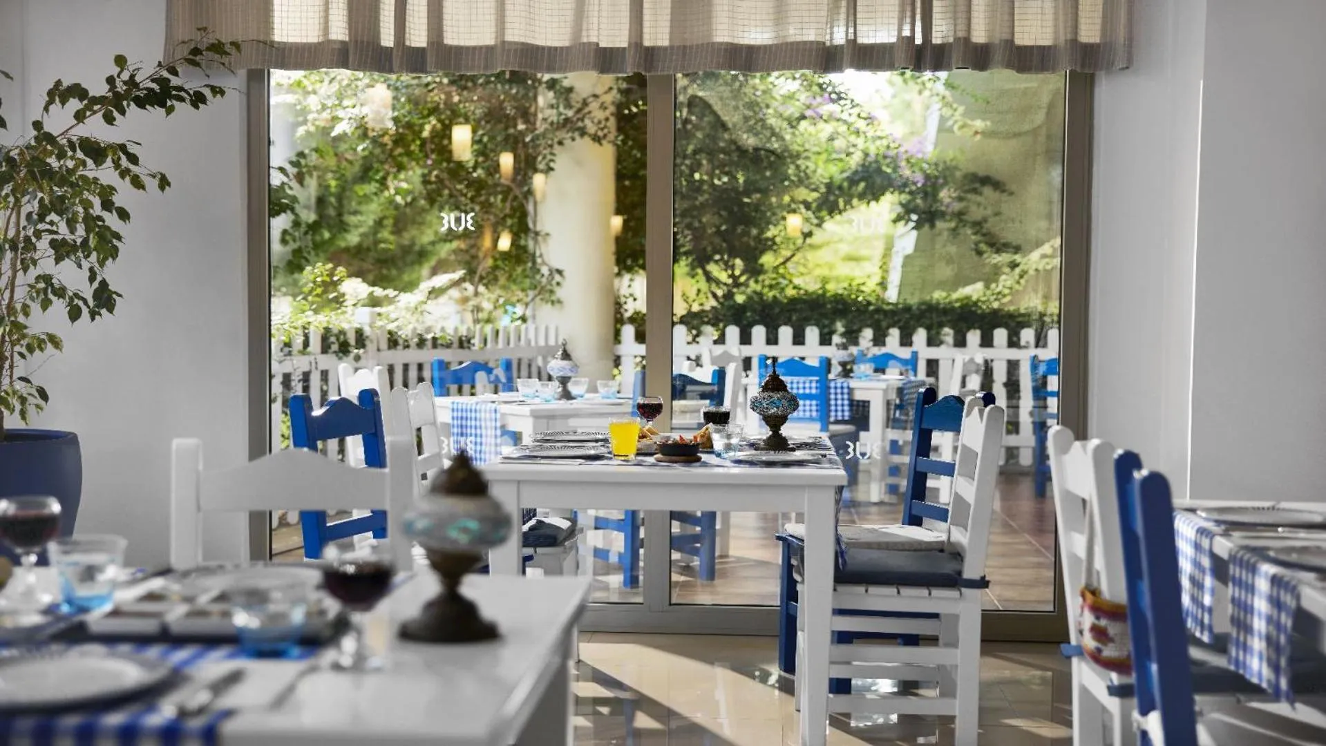 Restaurant/places to eat in TUI BLUE Tropical
