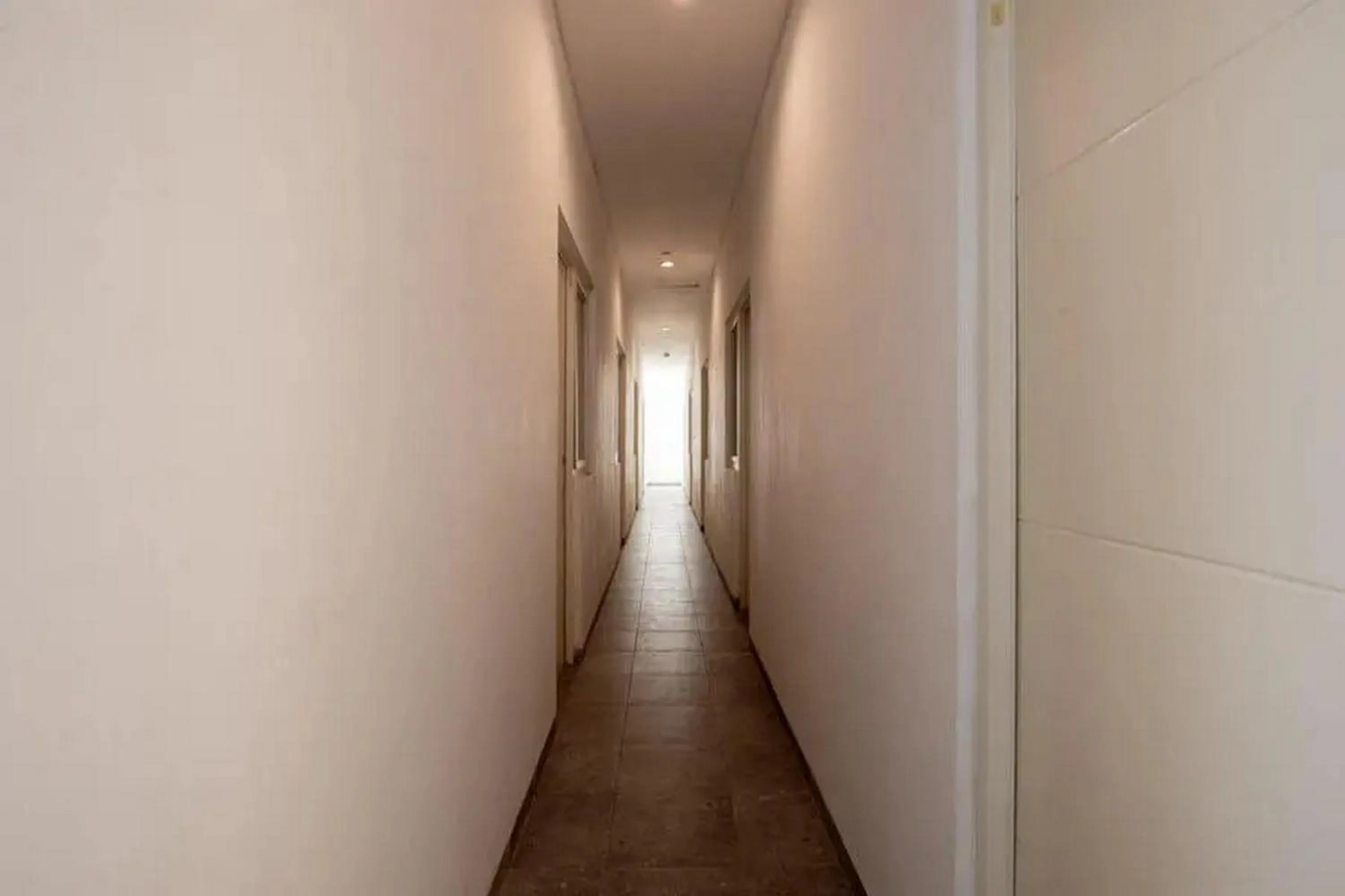 Floor plan in RedDoorz near Kaza Mall Surabaya