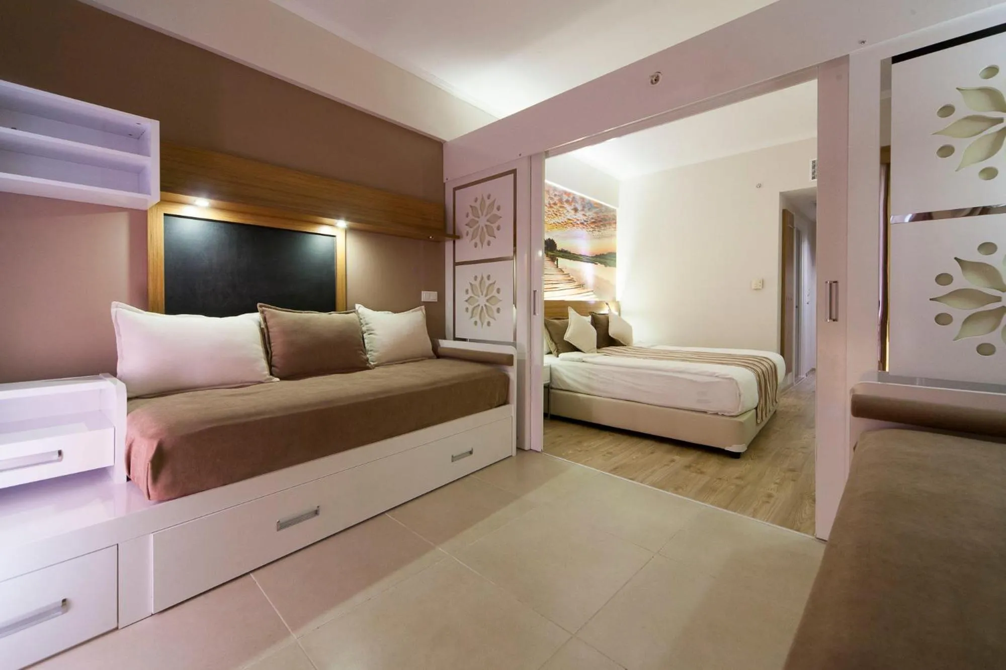 Living room, Bed in Holiday Village Türkiye